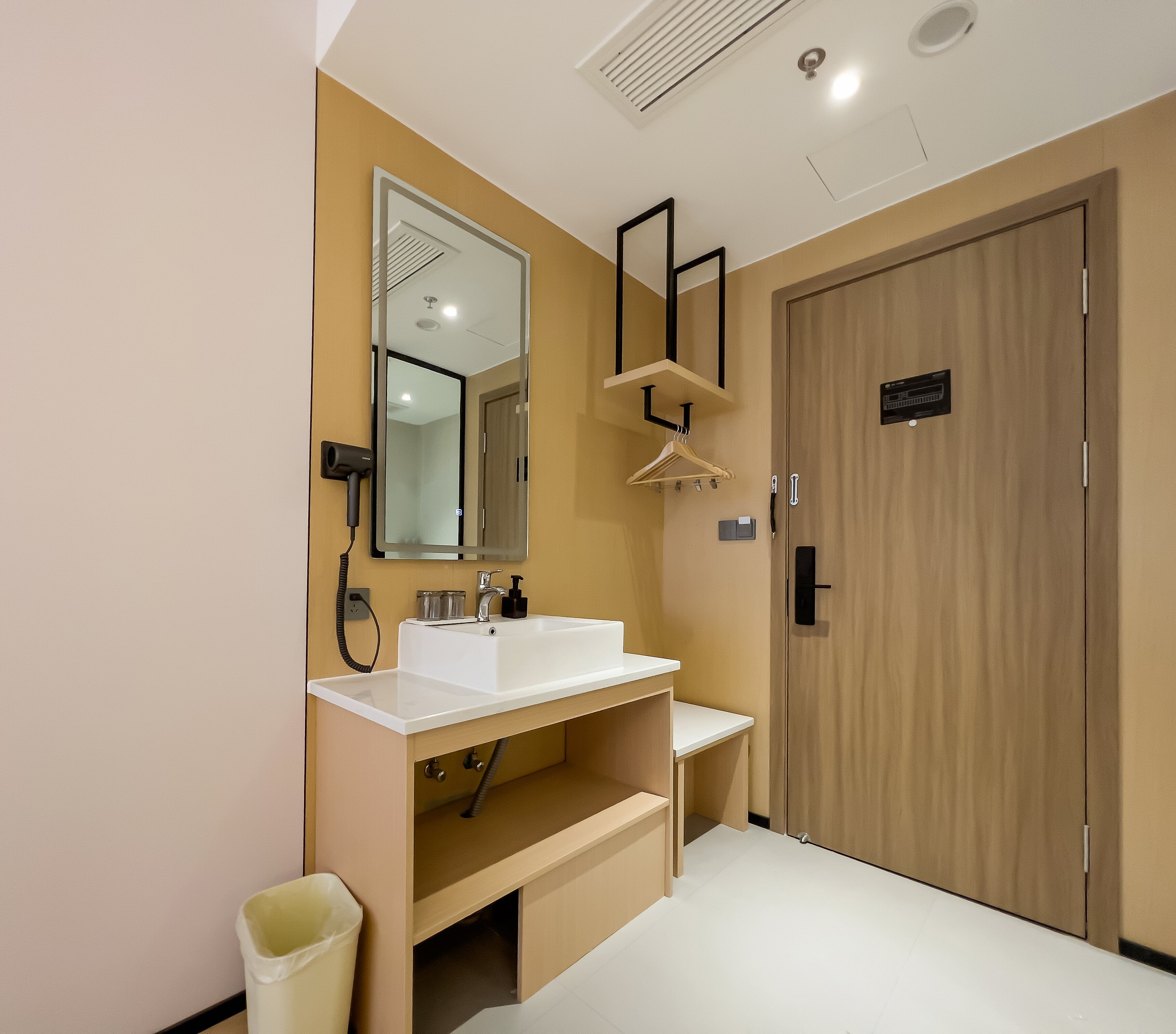 M Hemei Meiji Hotel (Changshu Southeast Puyue Plaza) 2*