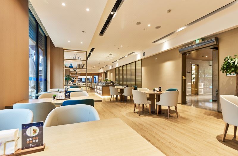 Yuhai Elegant Hotel (Ningbo Qianwan New Area Lishi Plaza ) 3*