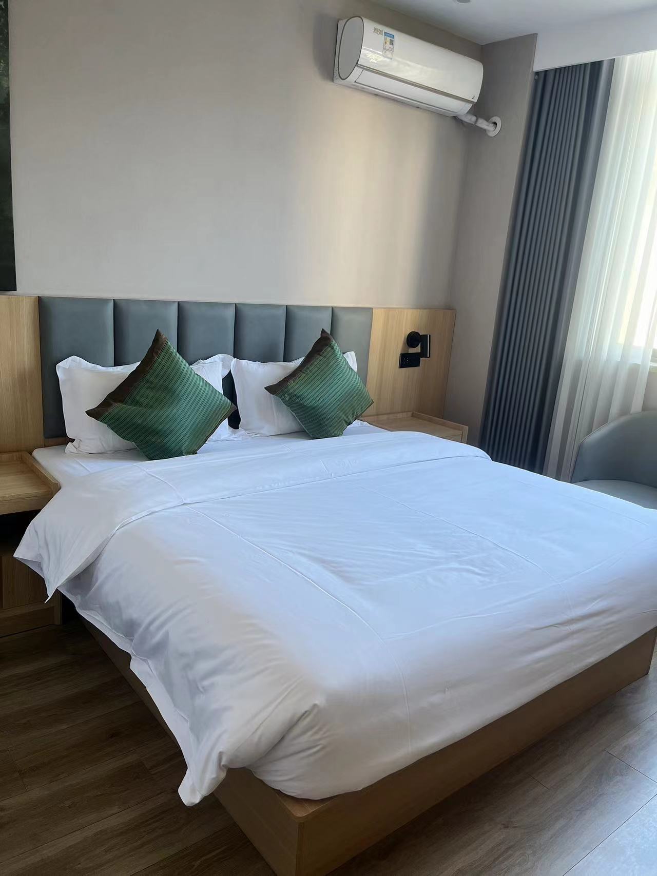 YAHAO HITANG HOTEL 2*