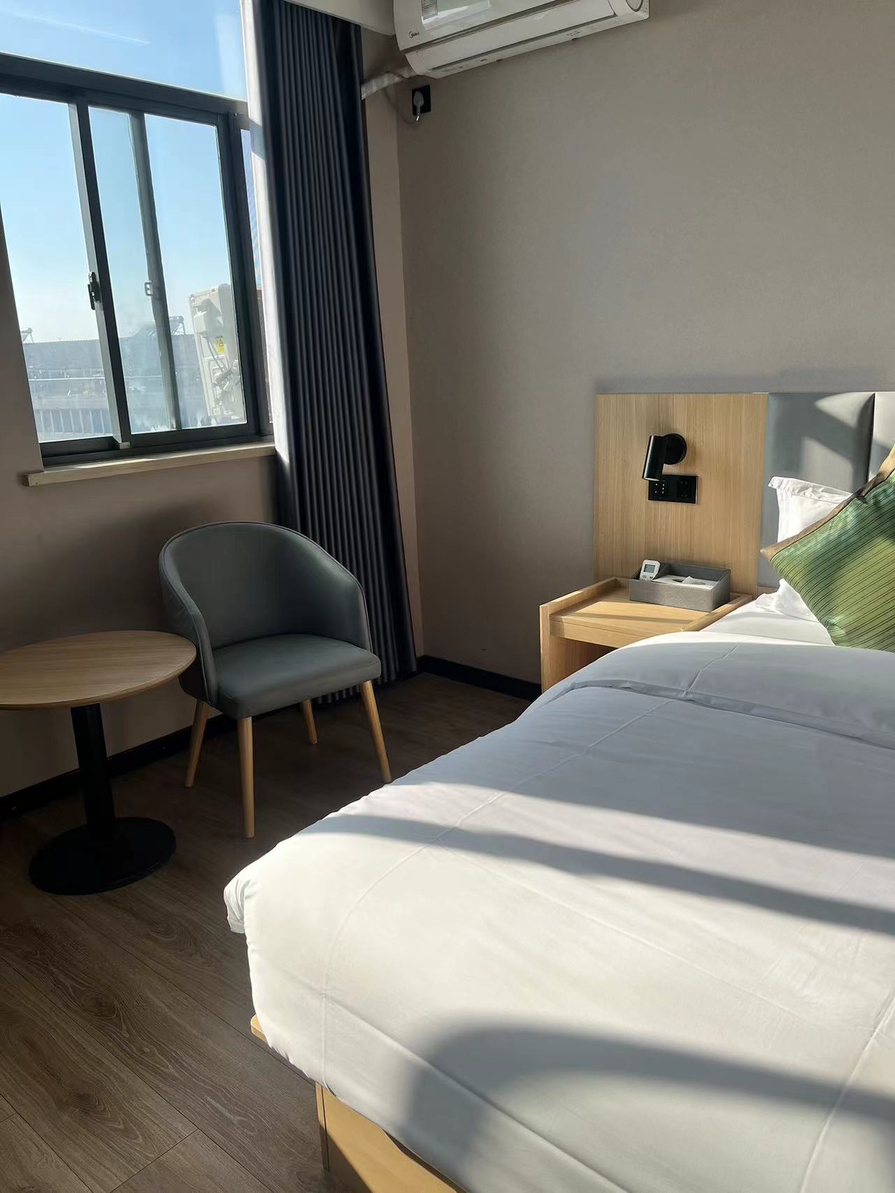 YAHAO HITANG HOTEL 2*