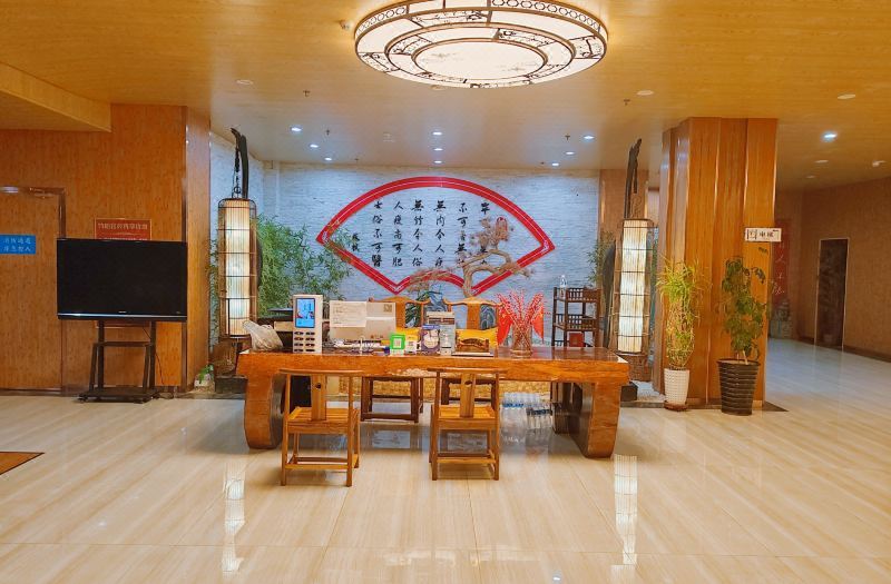 Zhubai No.1 Mansion Hotel (Qingdao May Fourth Square Hisense Bridge Subway Station) 2*
