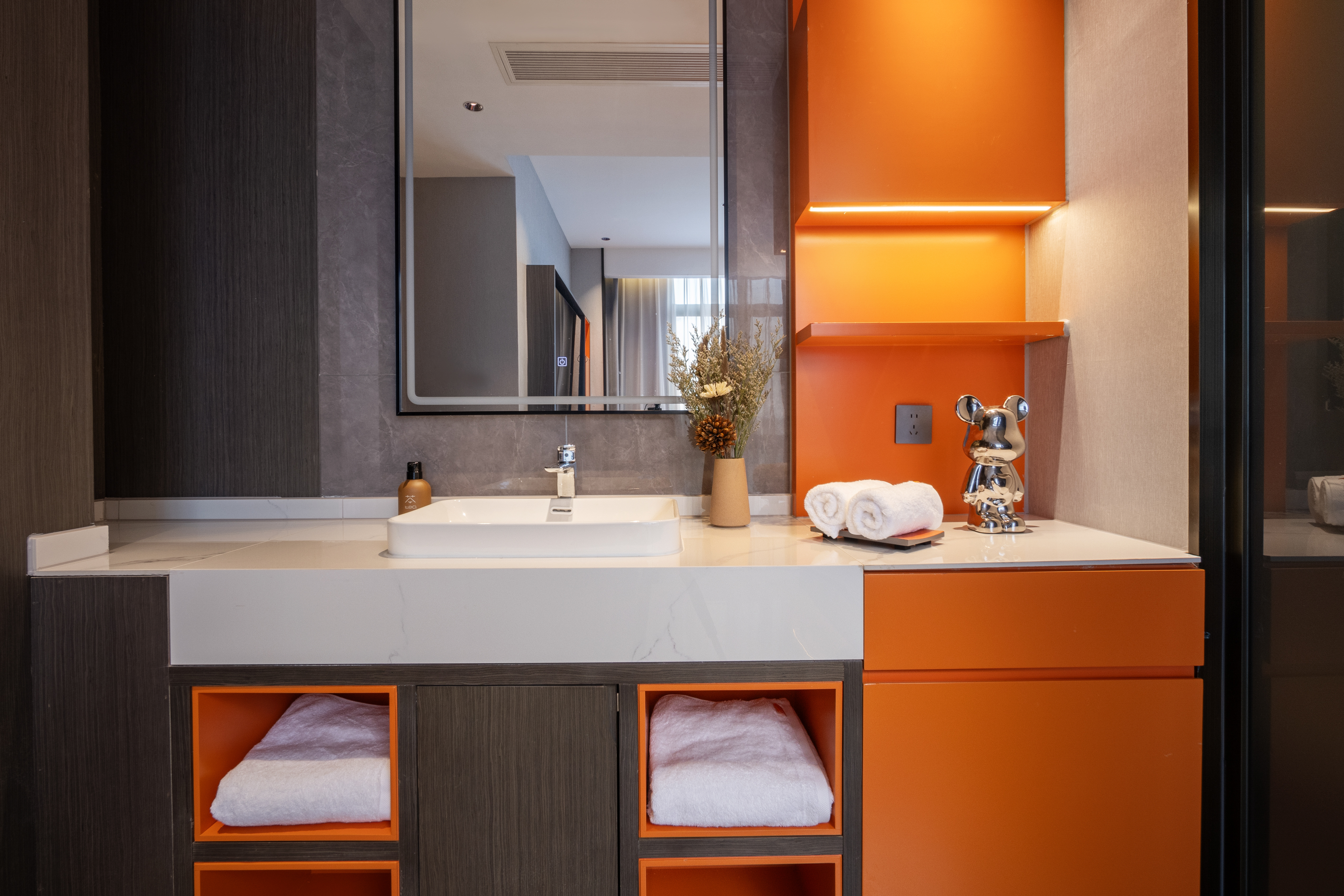 CEO·Minghe Hotel (Jinhua Wucheng Bailongqiao Branch) 3*