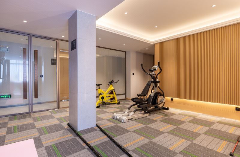 Elong Hotel (Shenzhen Zhongying Street Shatoujiao Metro Station Branch) 3*