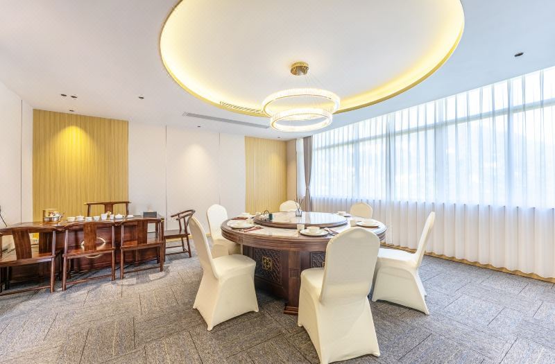 Elong Hotel (Shenzhen Zhongying Street Shatoujiao Metro Station Branch) 3*