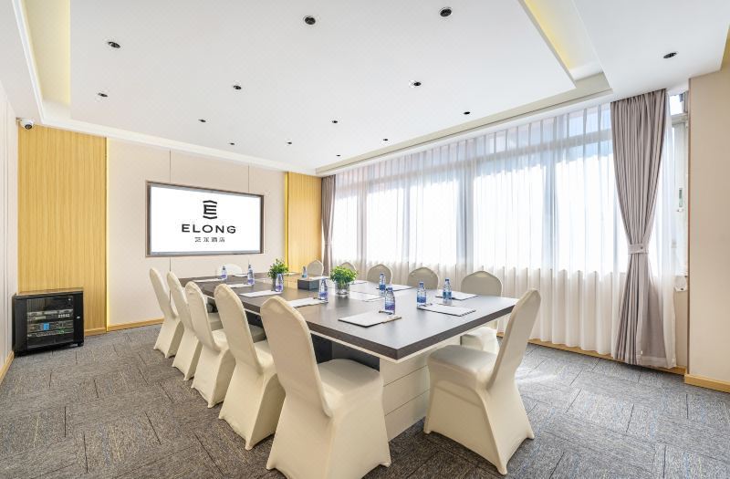 Elong Hotel (Shenzhen Zhongying Street Shatoujiao Metro Station Branch) 3*