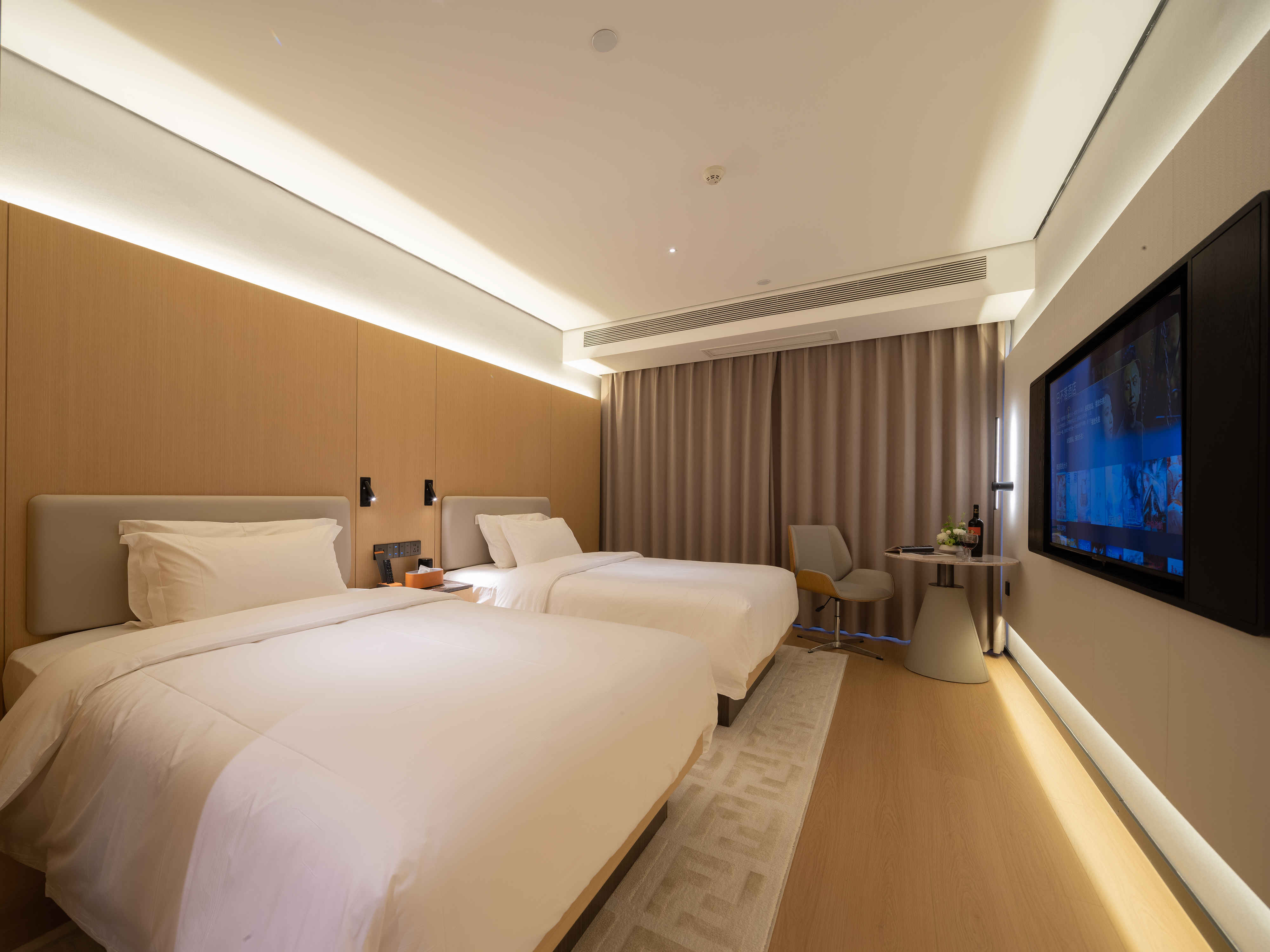 Baoyue Hotel (Guangfu Road Dashanghui Branch) 3*