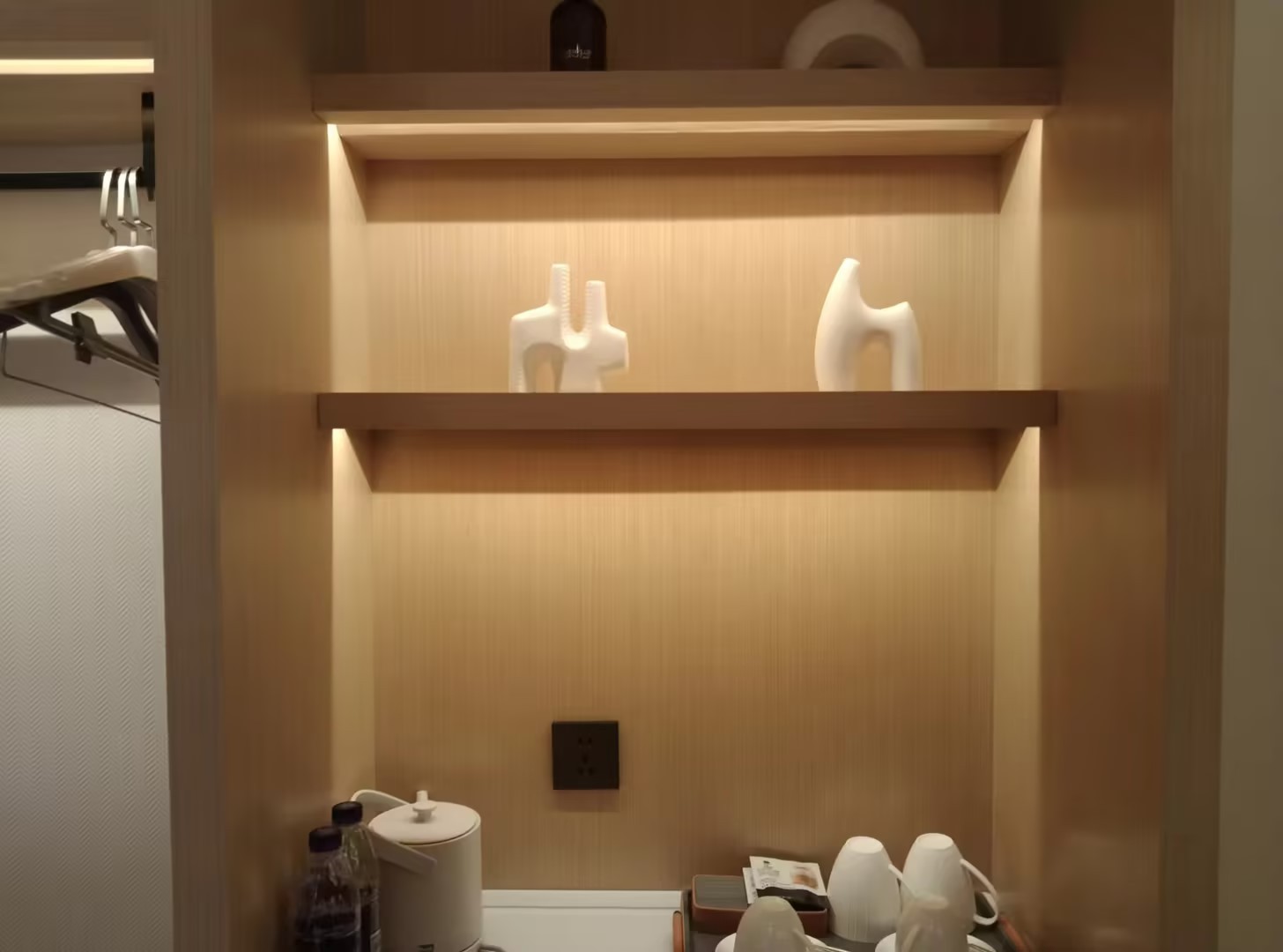 Baoyue Hotel (Guangfu Road Dashanghui Branch) 3*