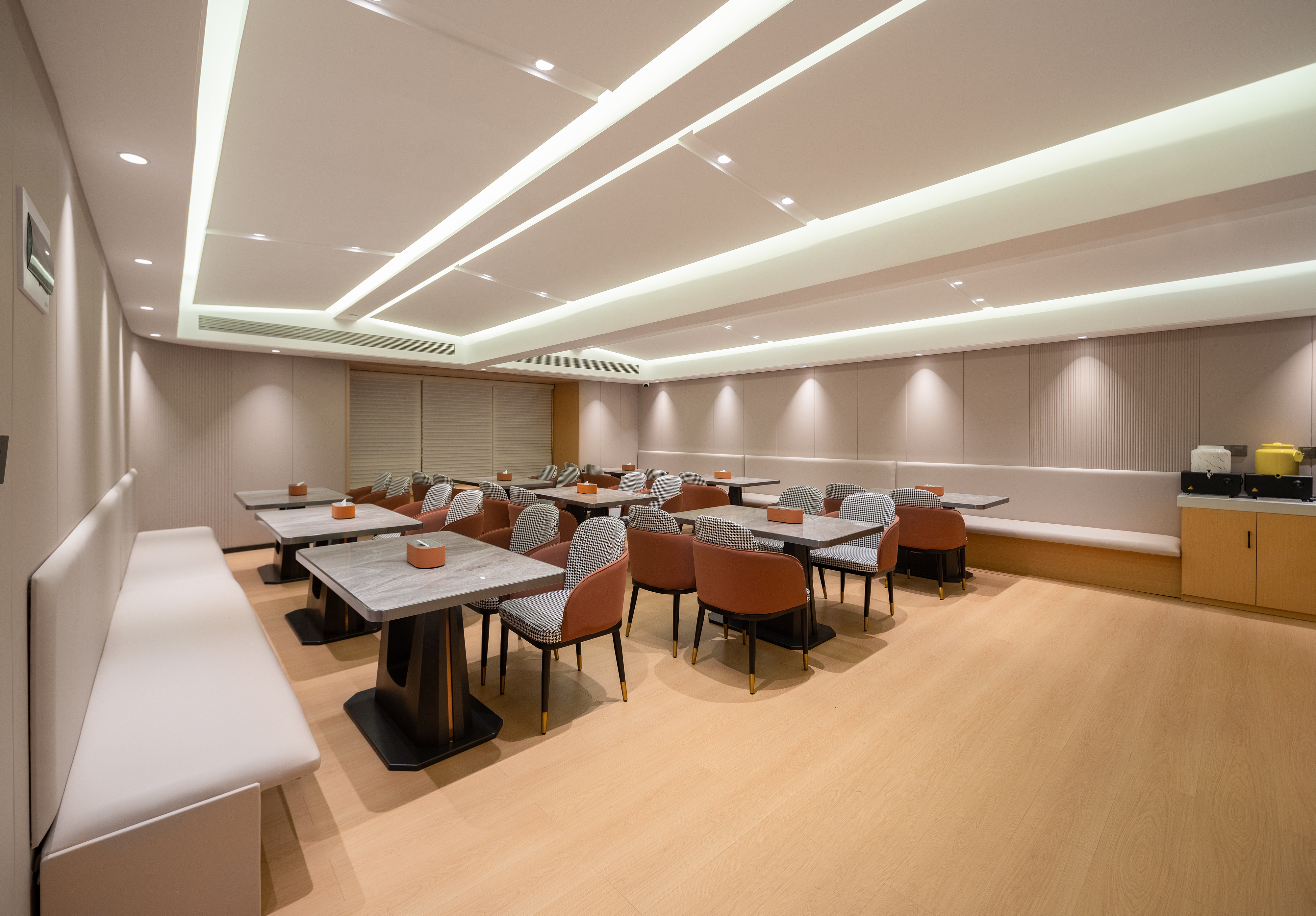 Baoyue Hotel (Guangfu Road Dashanghui Branch) 3*