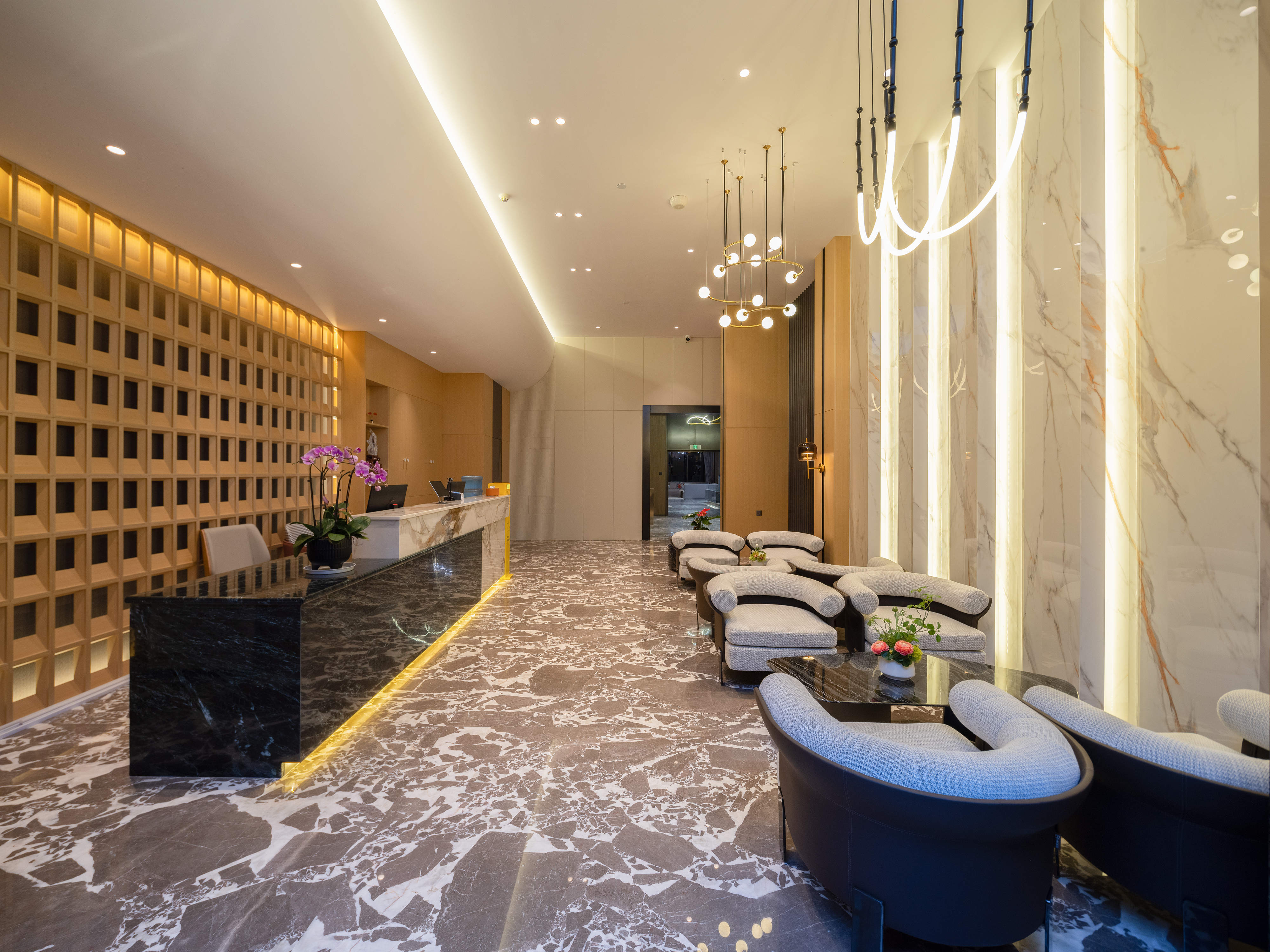 Baoyue Hotel (Guangfu Road Dashanghui Branch) 3*