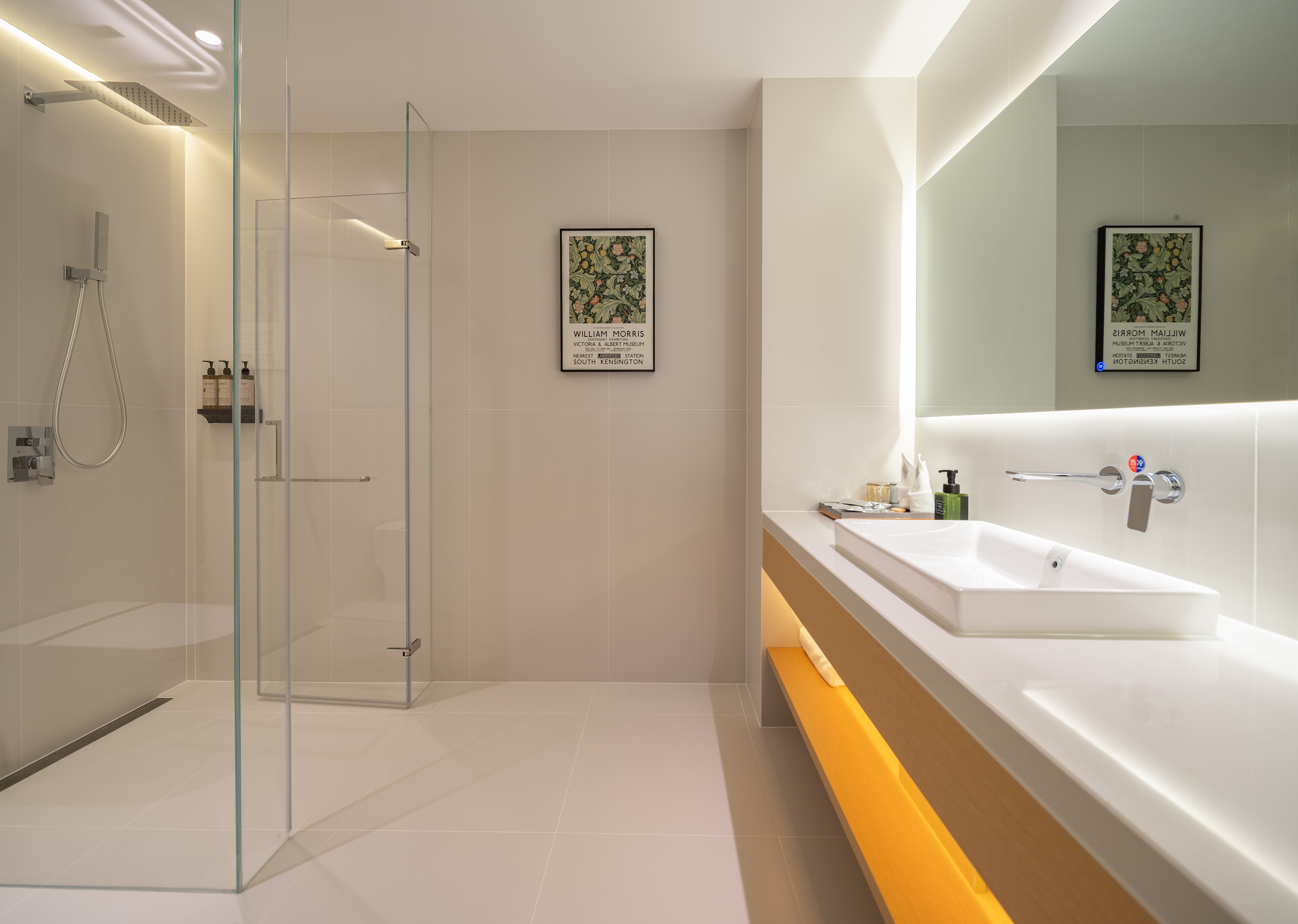 Baoyue Hotel (Guangfu Road Dashanghui Branch) 3*