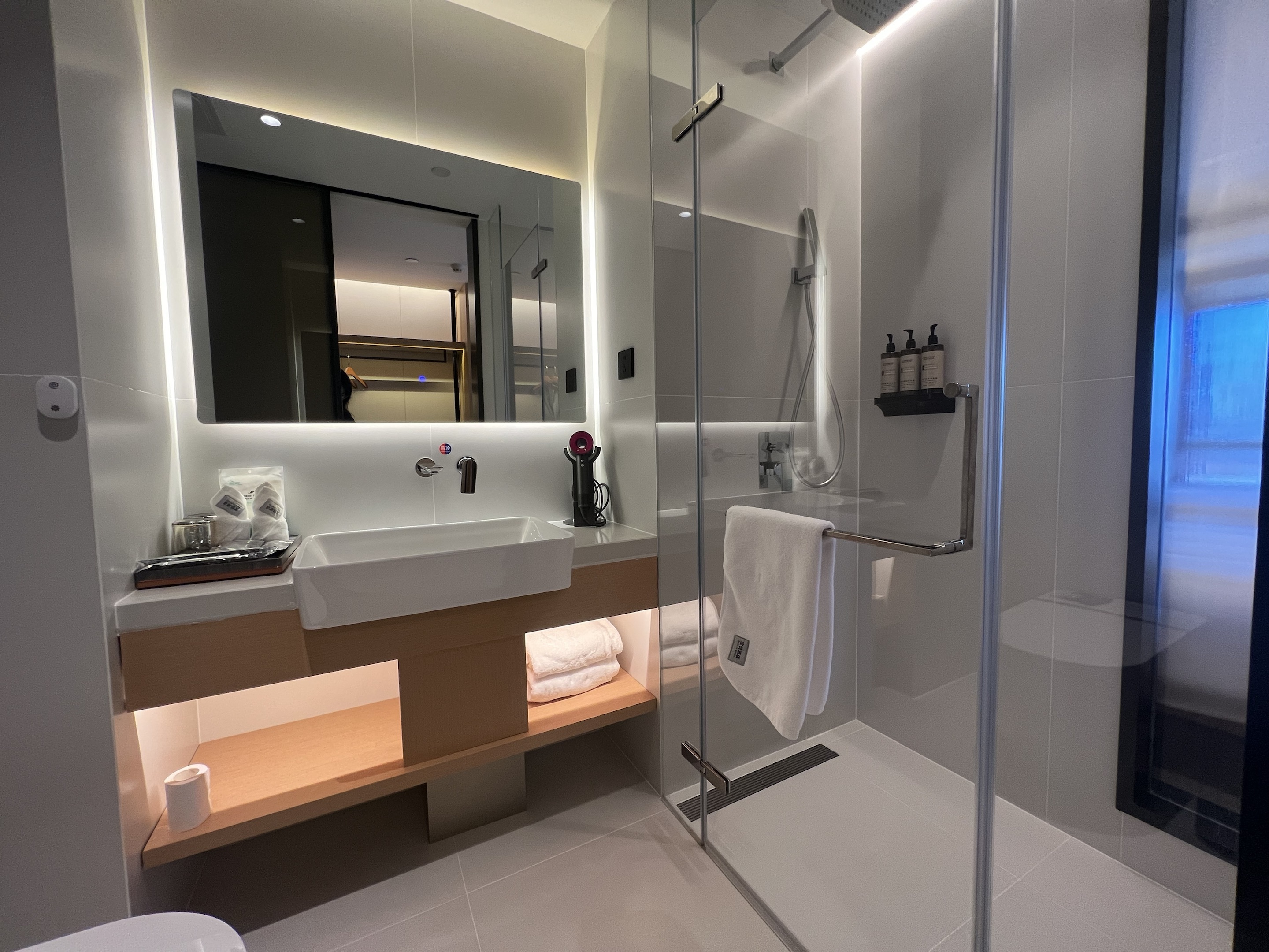 Baoyue Hotel (Guangfu Road Dashanghui Branch) 3*