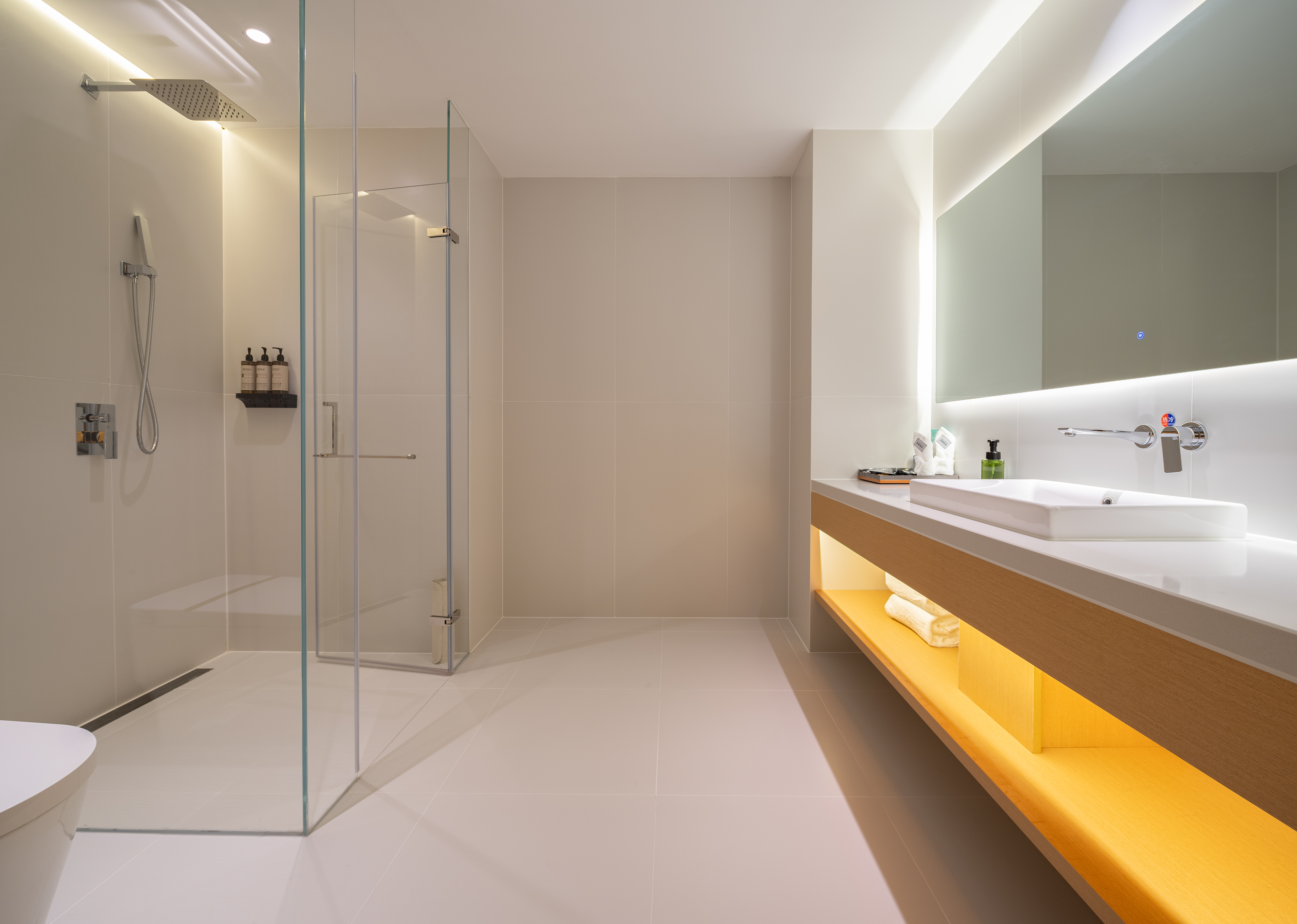 Baoyue Hotel (Guangfu Road Dashanghui Branch) 3*