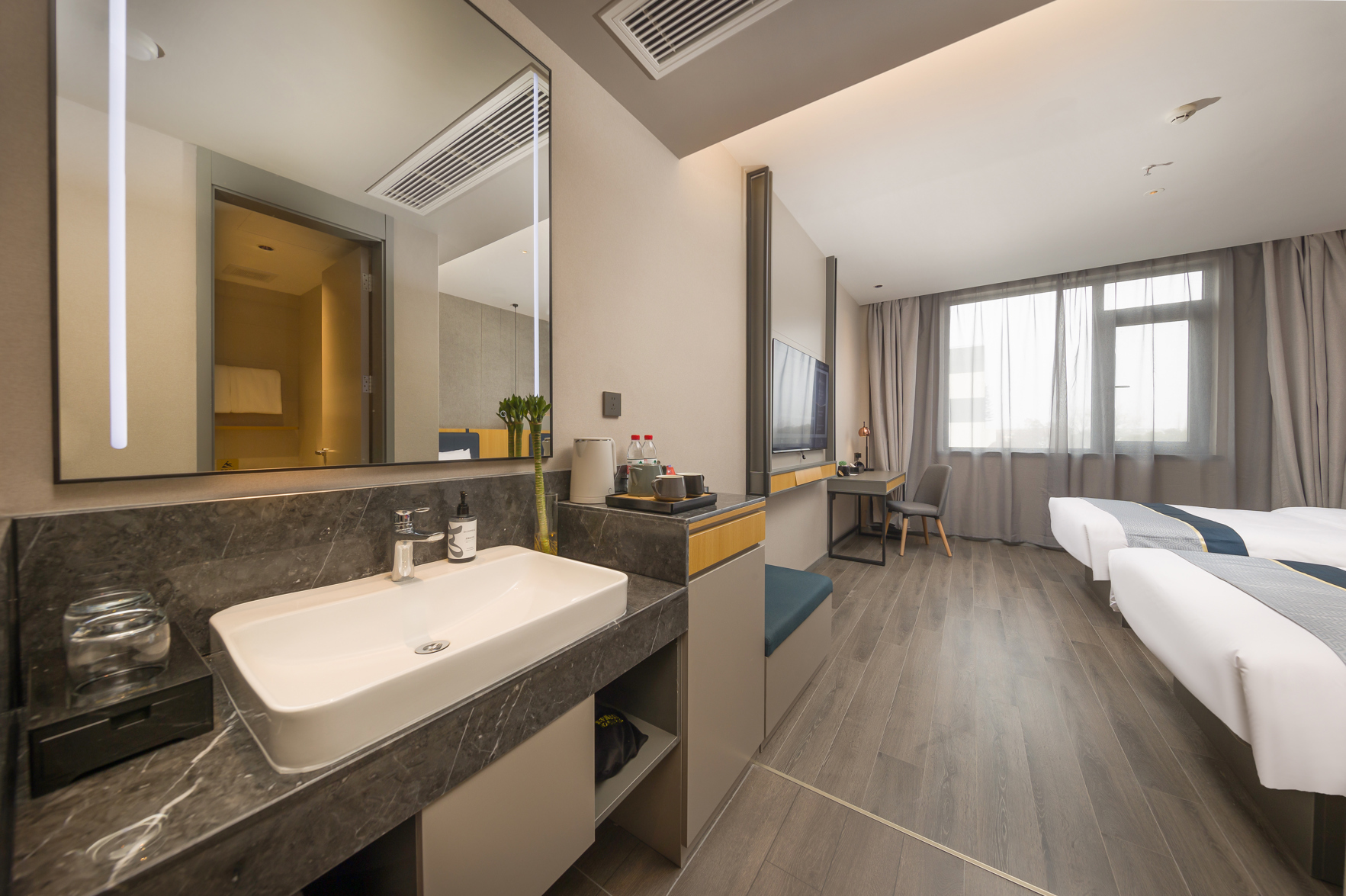 Homeinn Selected Hotel (Yizheng Xupu Station) 3*