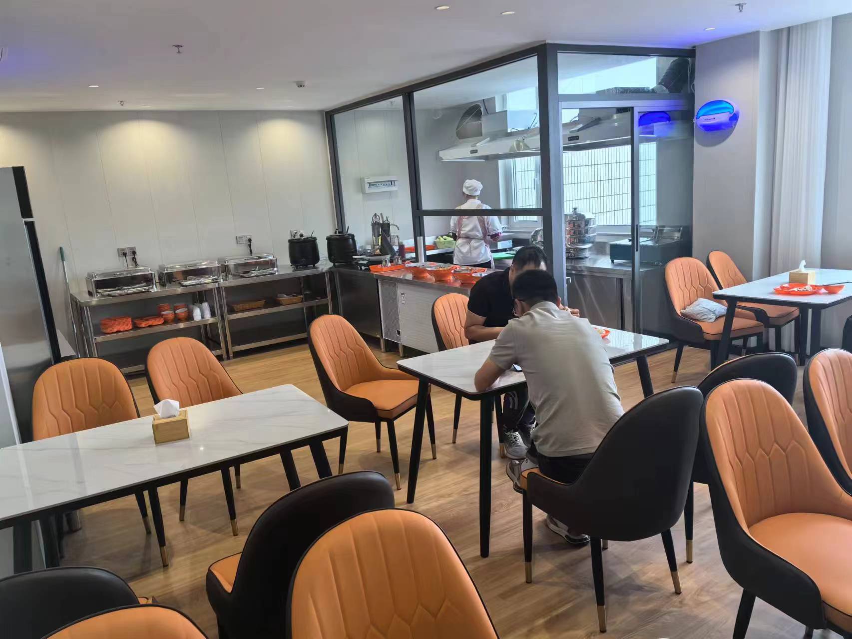 Weifang Hitech Hotel 3*