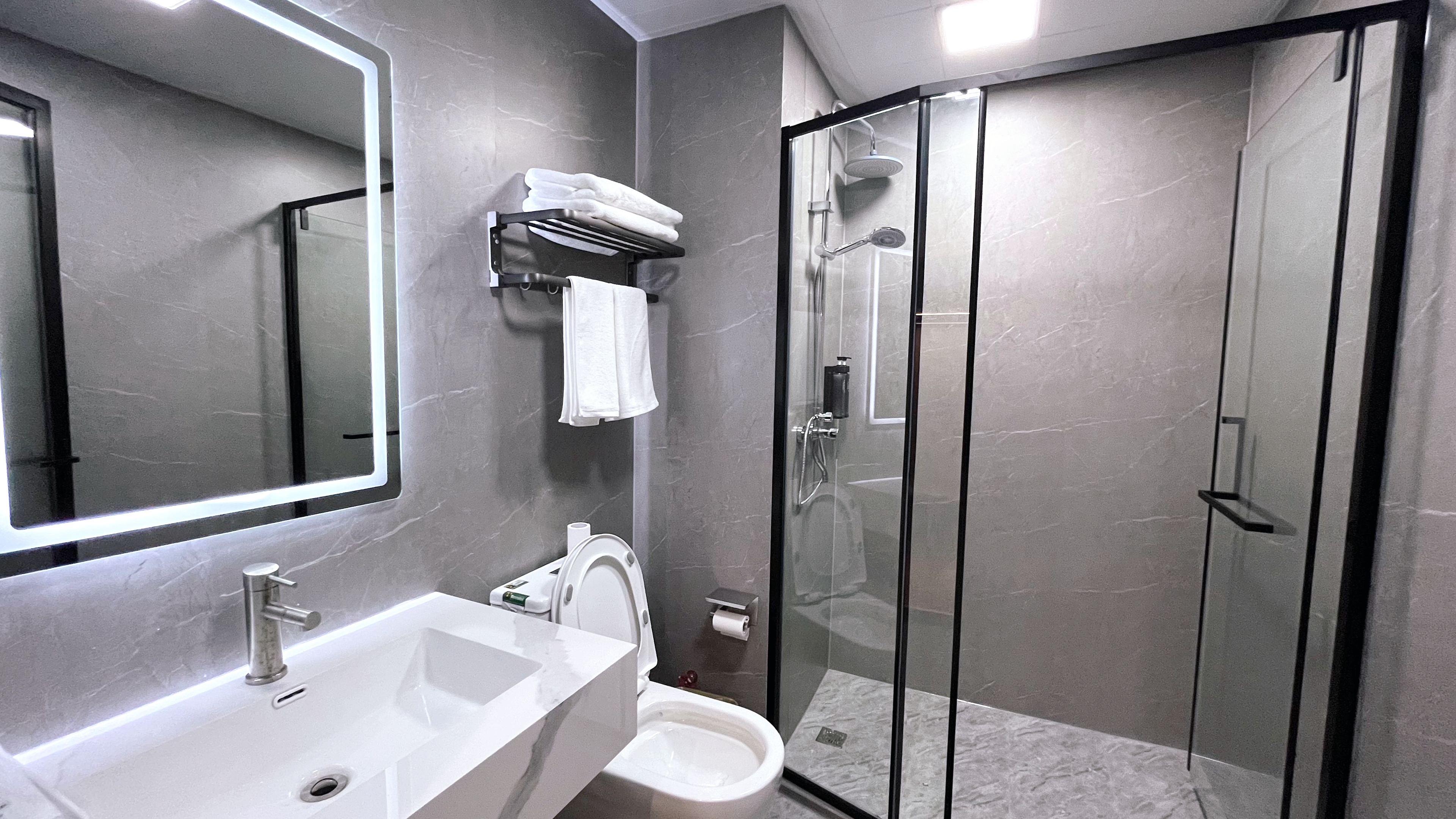Weifang Hitech Hotel 3*