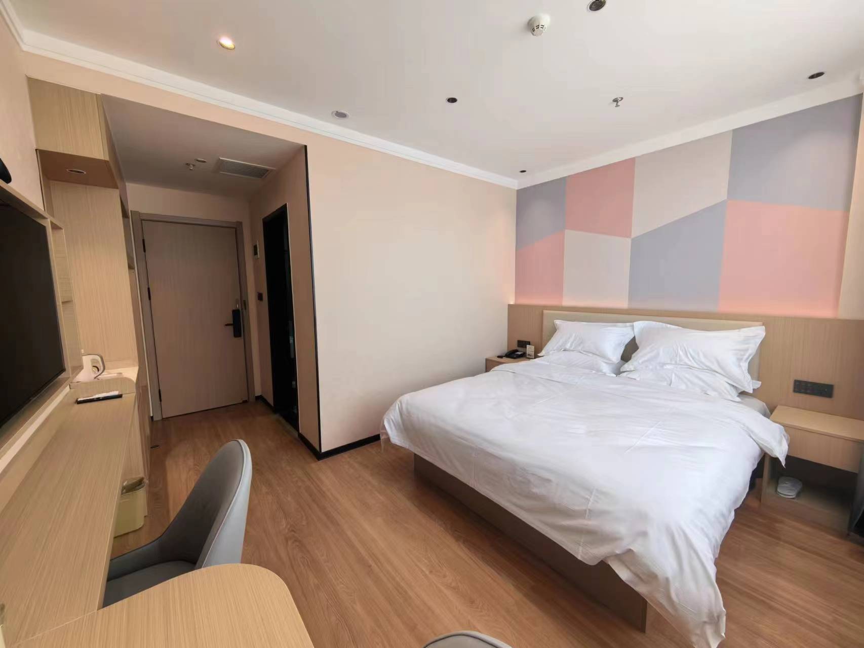 Weifang Hitech Hotel 3*