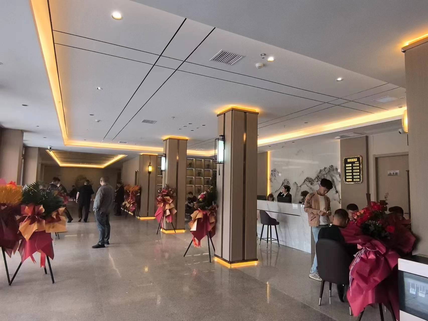 Weifang Hitech Hotel 3*