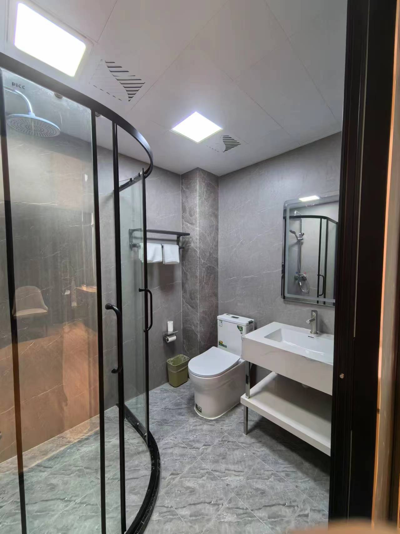 Weifang Hitech Hotel 3*