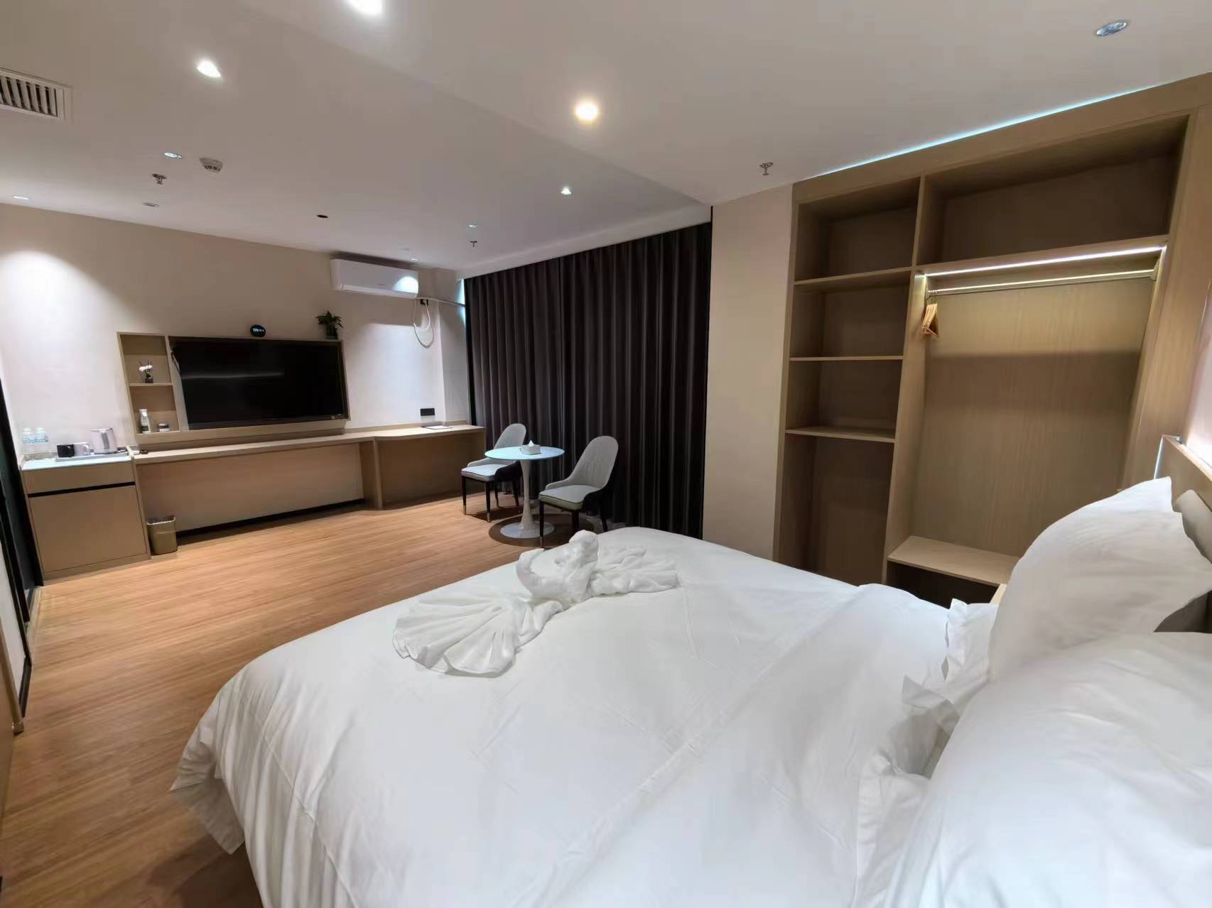 Weifang Hitech Hotel 3*