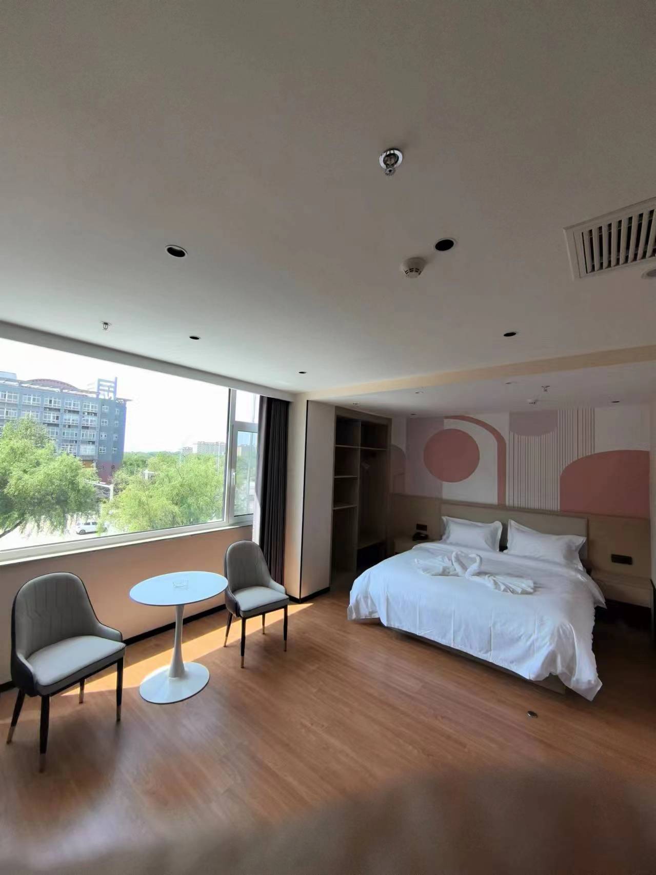 Weifang Hitech Hotel 3*