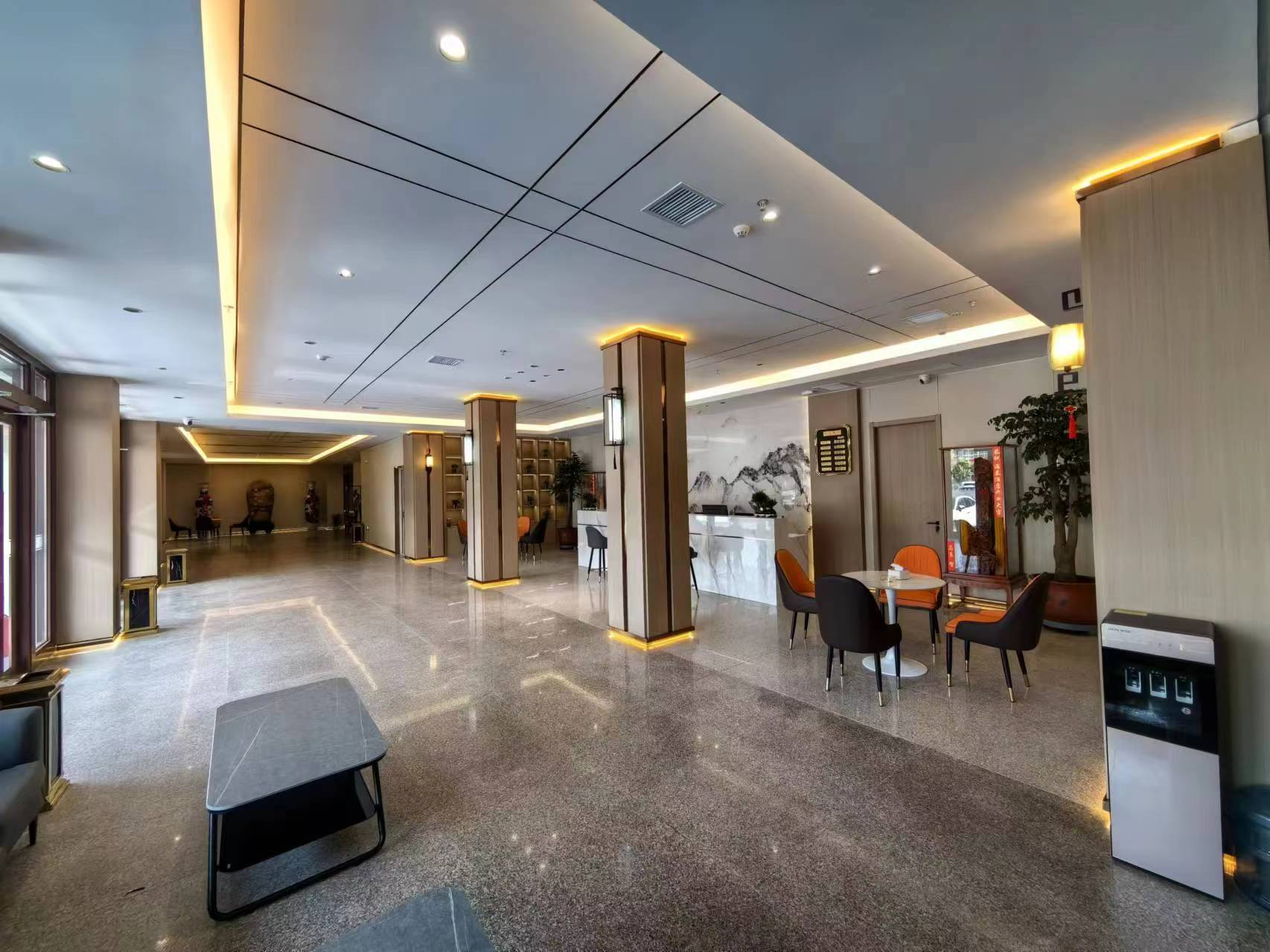 Weifang Hitech Hotel 3*