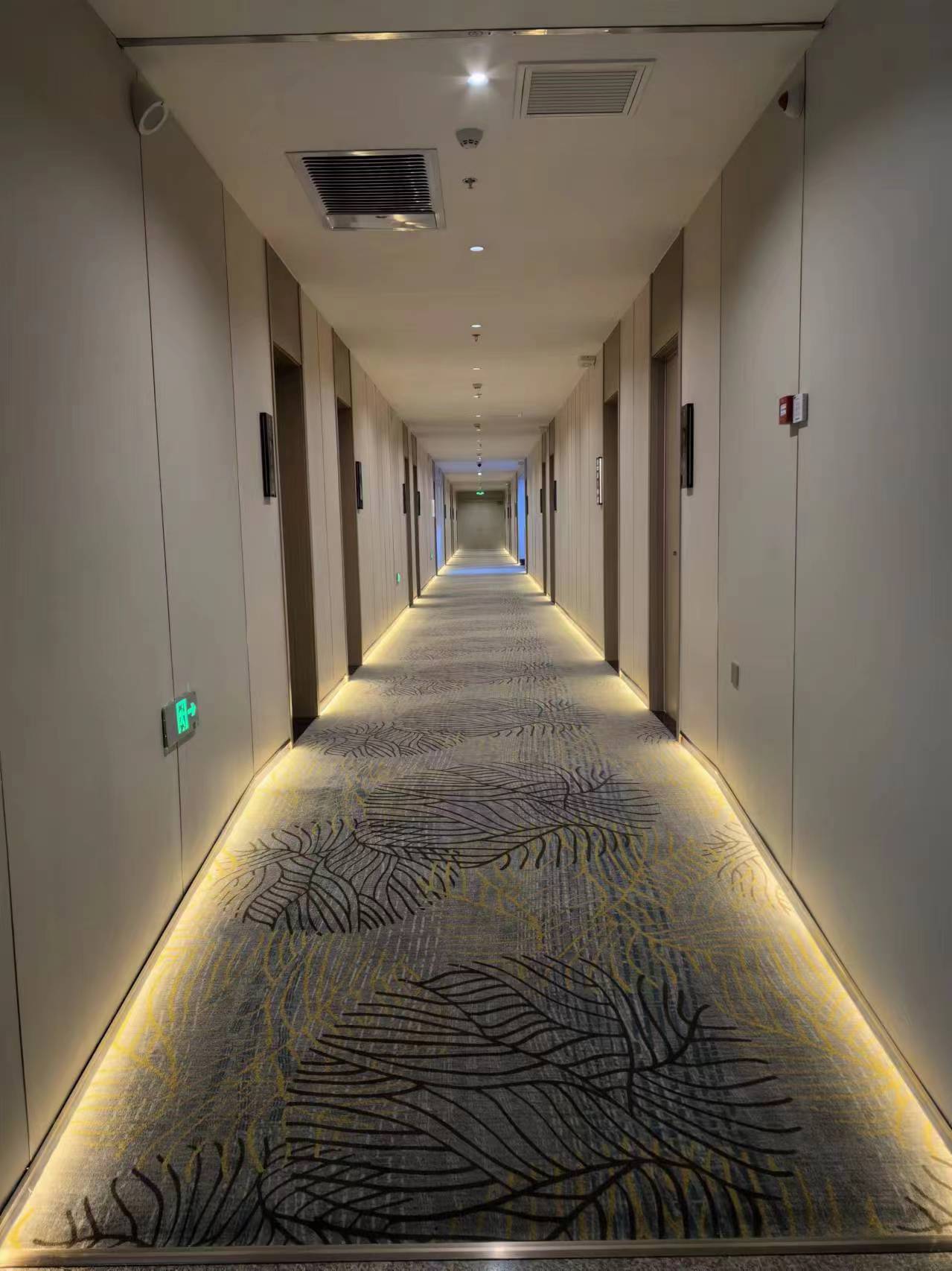 Weifang Hitech Hotel 3*