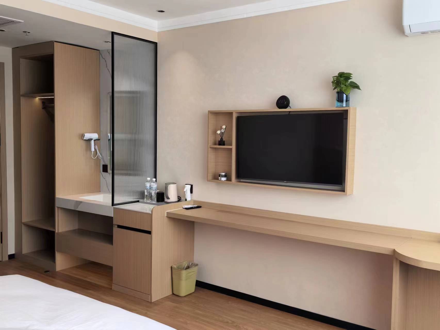 Weifang Hitech Hotel 3*