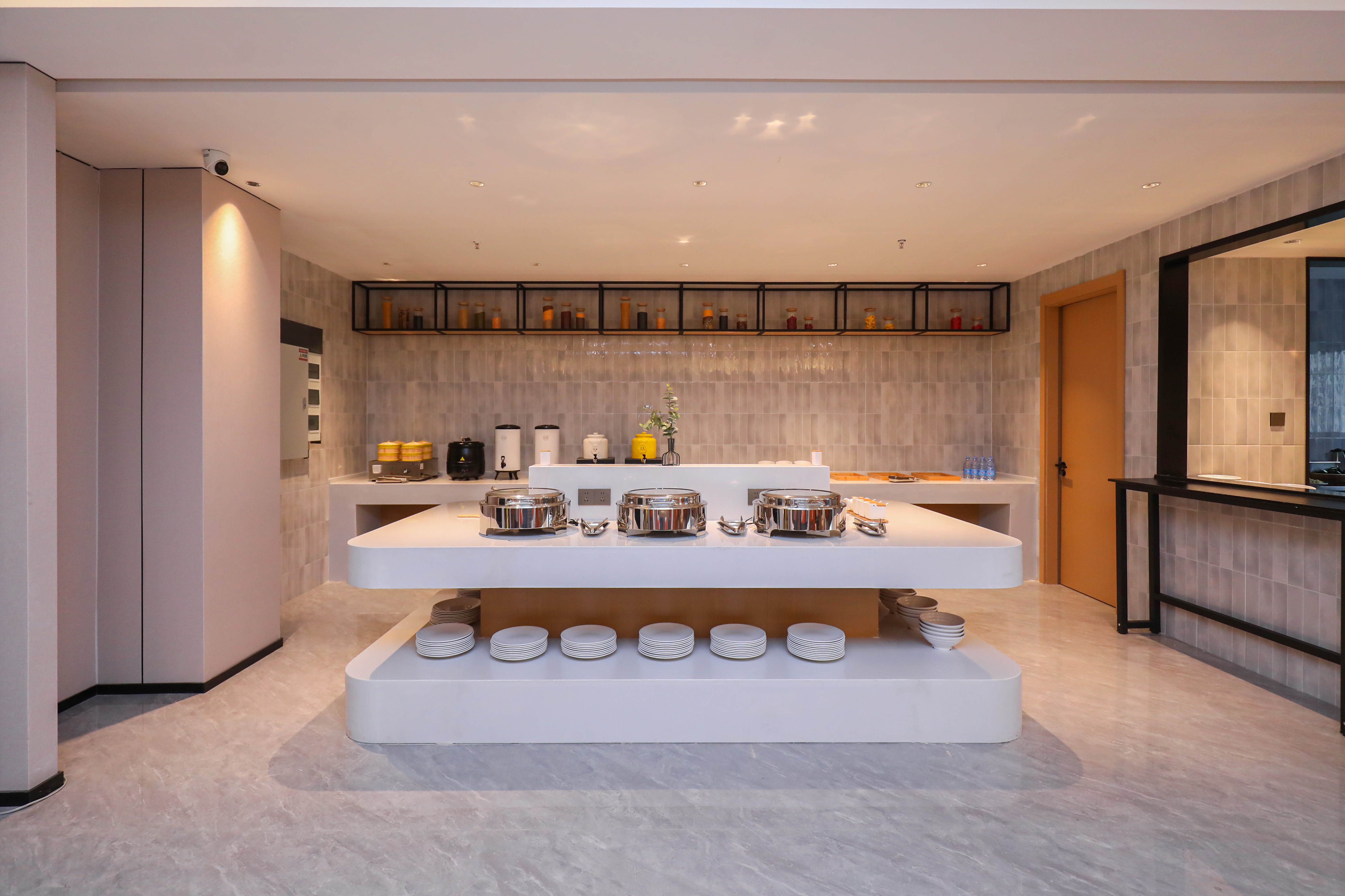 Qingmu Li Hotel (Nanjing Gaoli Jiaju Gang Xiaozhuang Subway Station) 3*