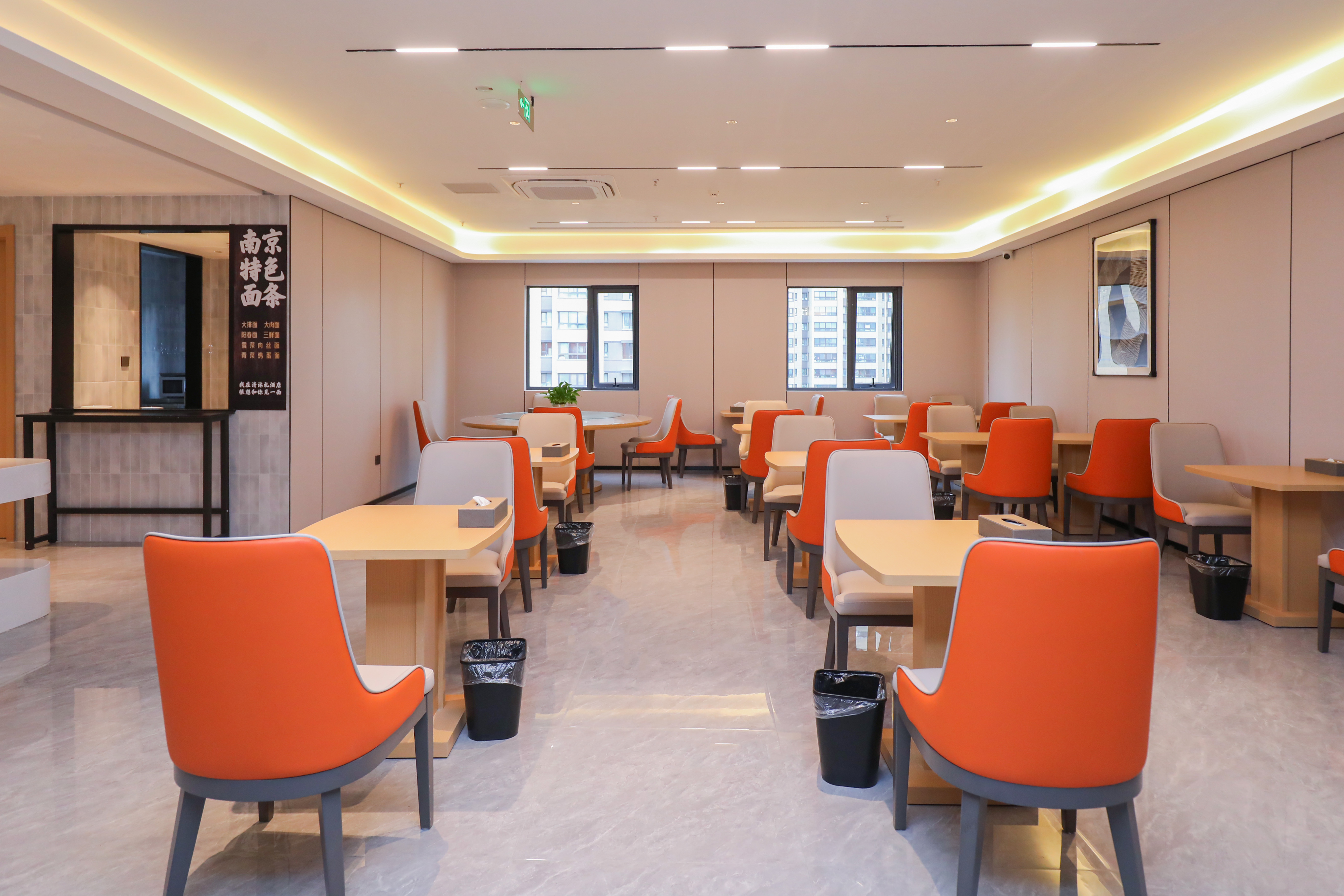Qingmu Li Hotel (Nanjing Gaoli Jiaju Gang Xiaozhuang Subway Station) 3*