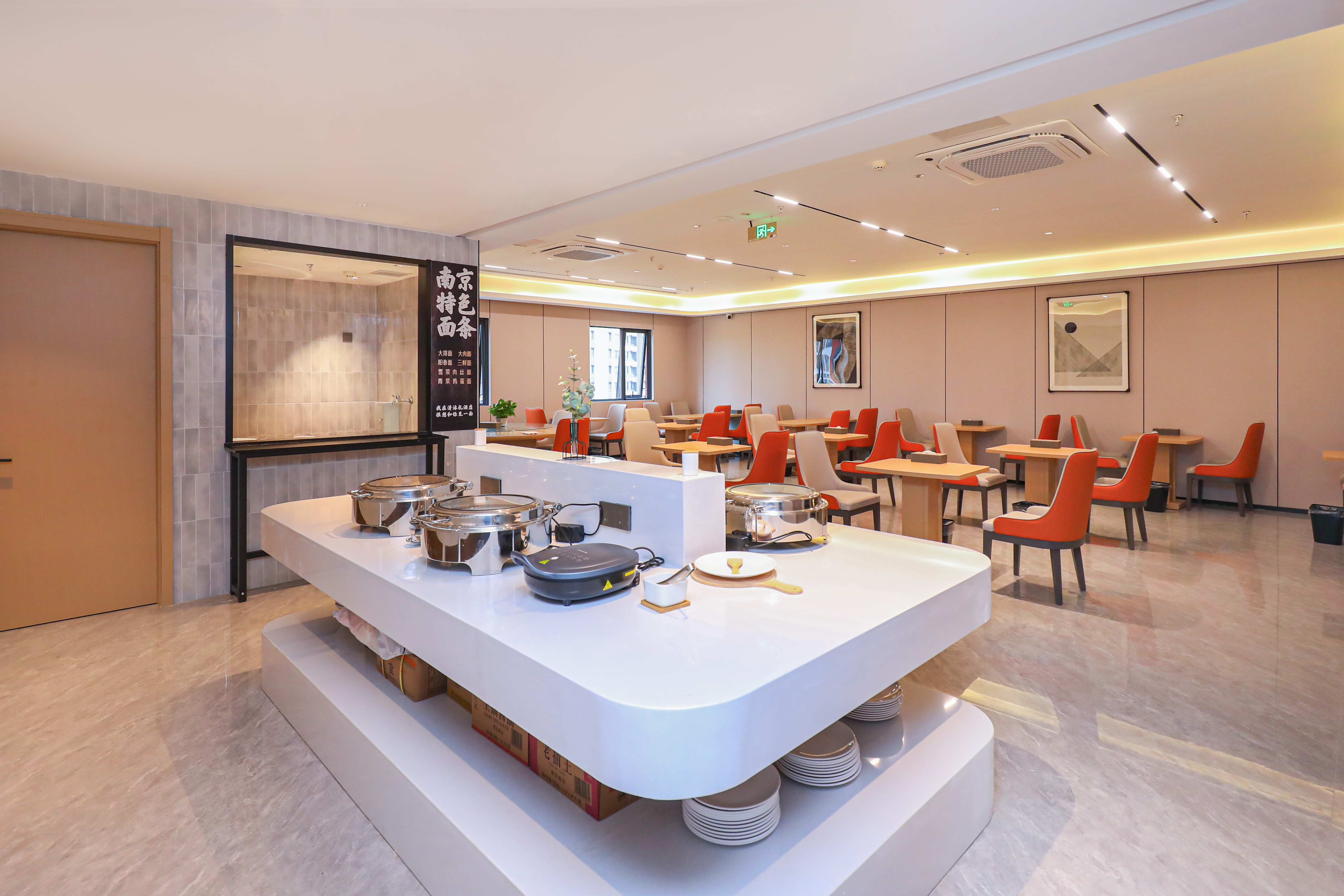Qingmu Li Hotel (Nanjing Gaoli Jiaju Gang Xiaozhuang Subway Station) 3*