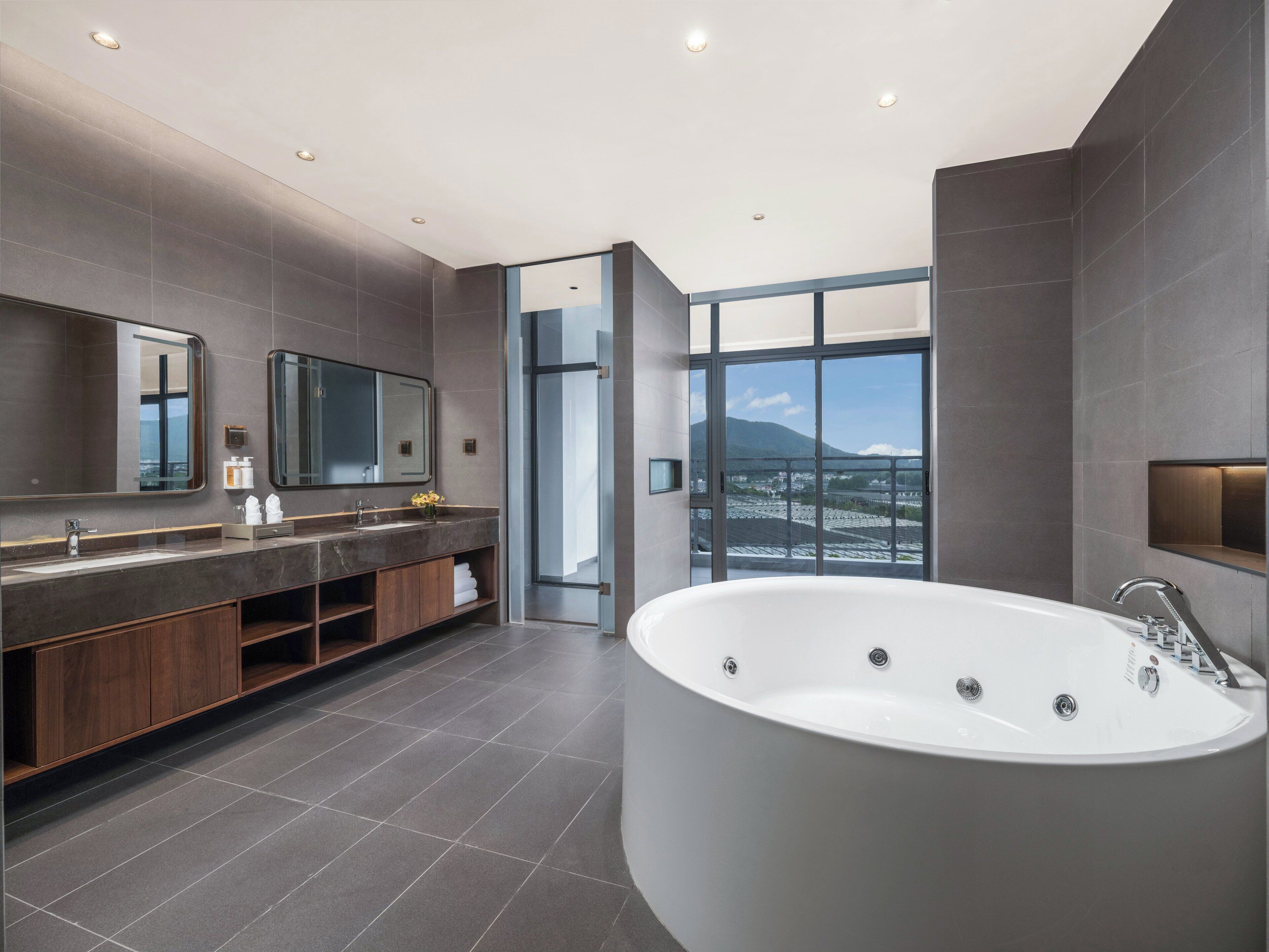 Holiday Inn Ganzhou Orchid Town by IHG 2*