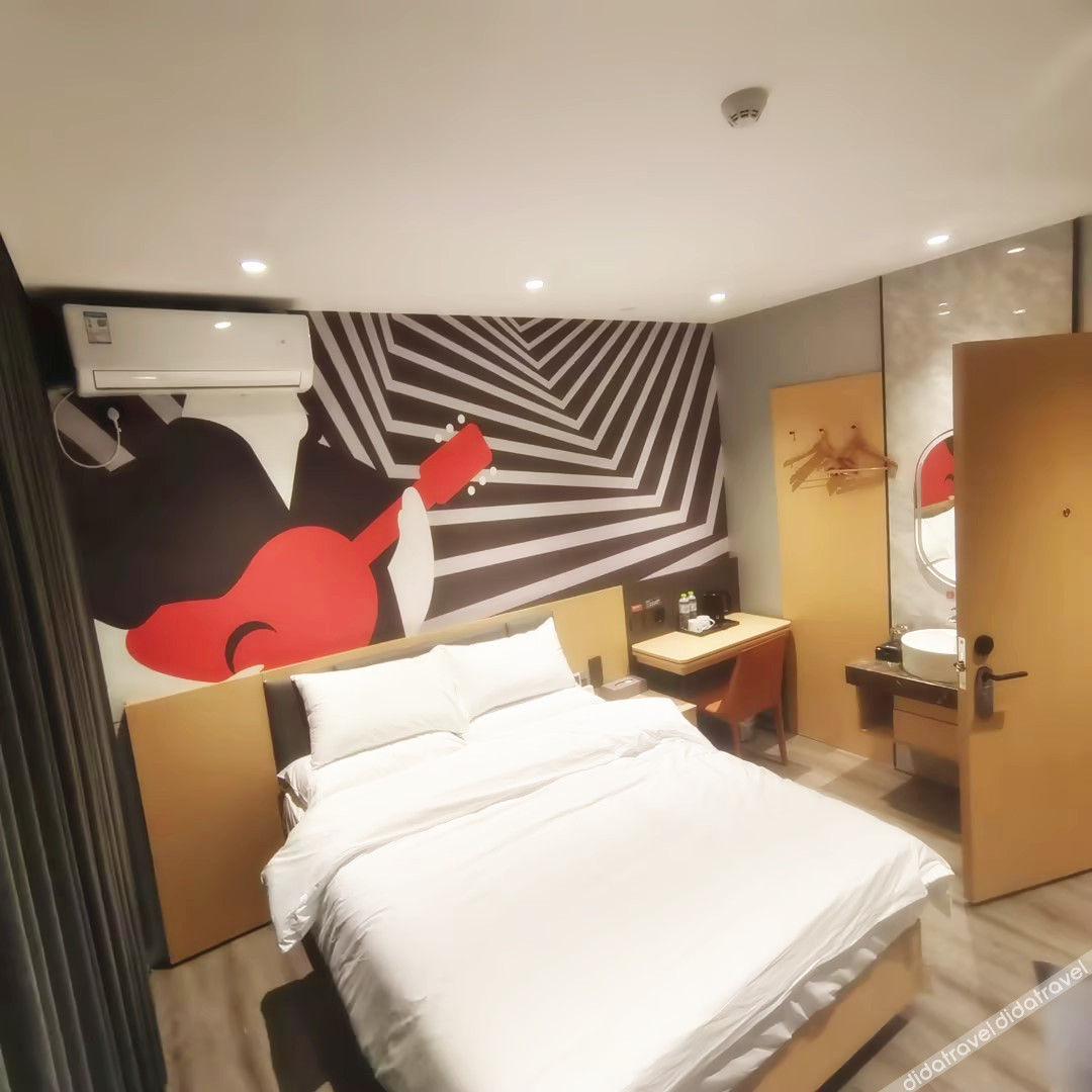 Junyi Hotel (Weifang Qingzhou Bus Station Taihua City) 2*