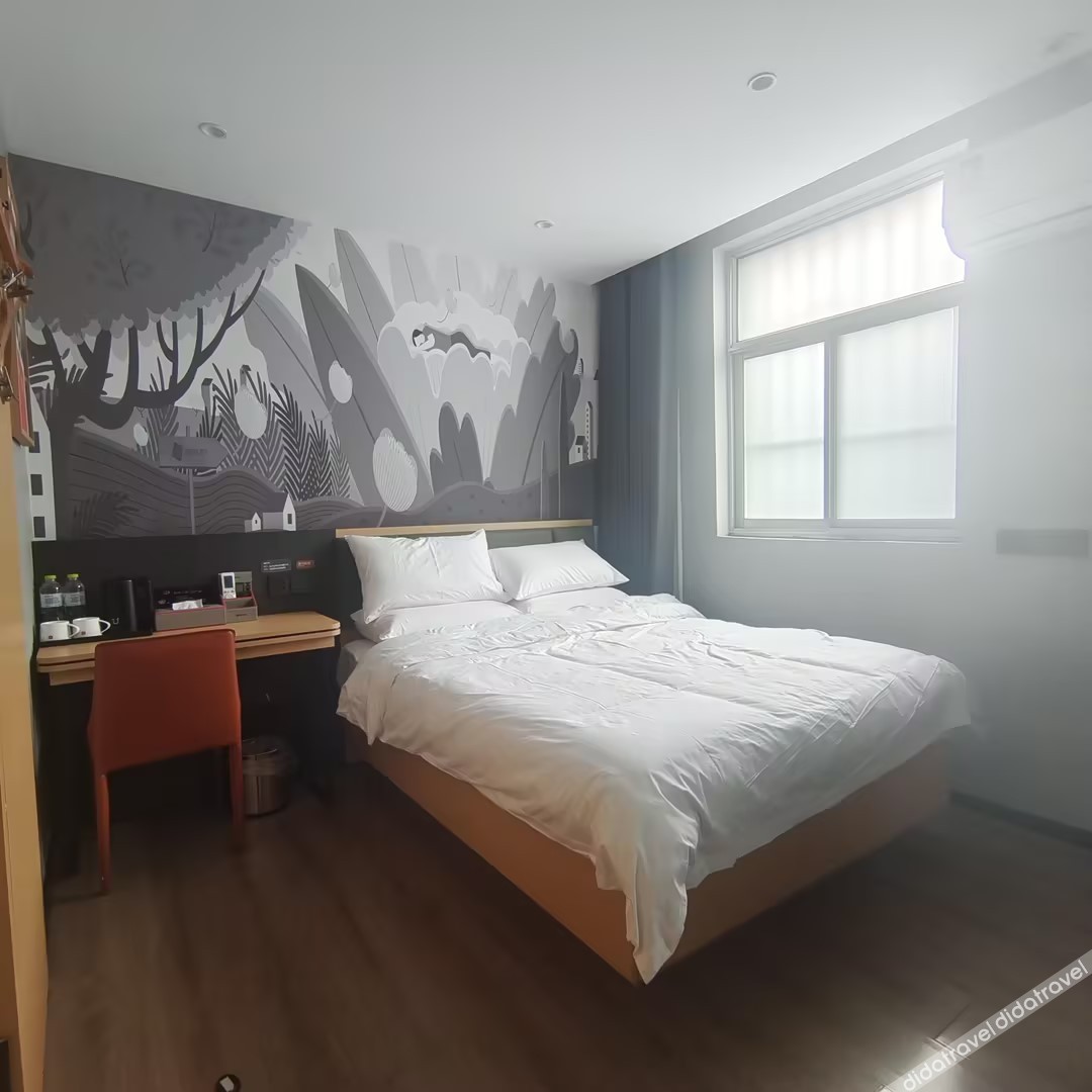 Junyi Hotel (Weifang Qingzhou Bus Station Taihua City) 2*