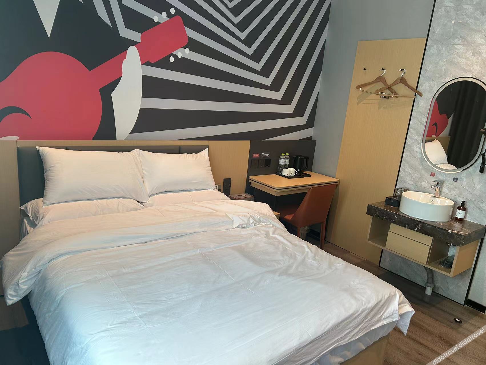 Junyi Hotel (Weifang Qingzhou Bus Station Taihua City) 2*