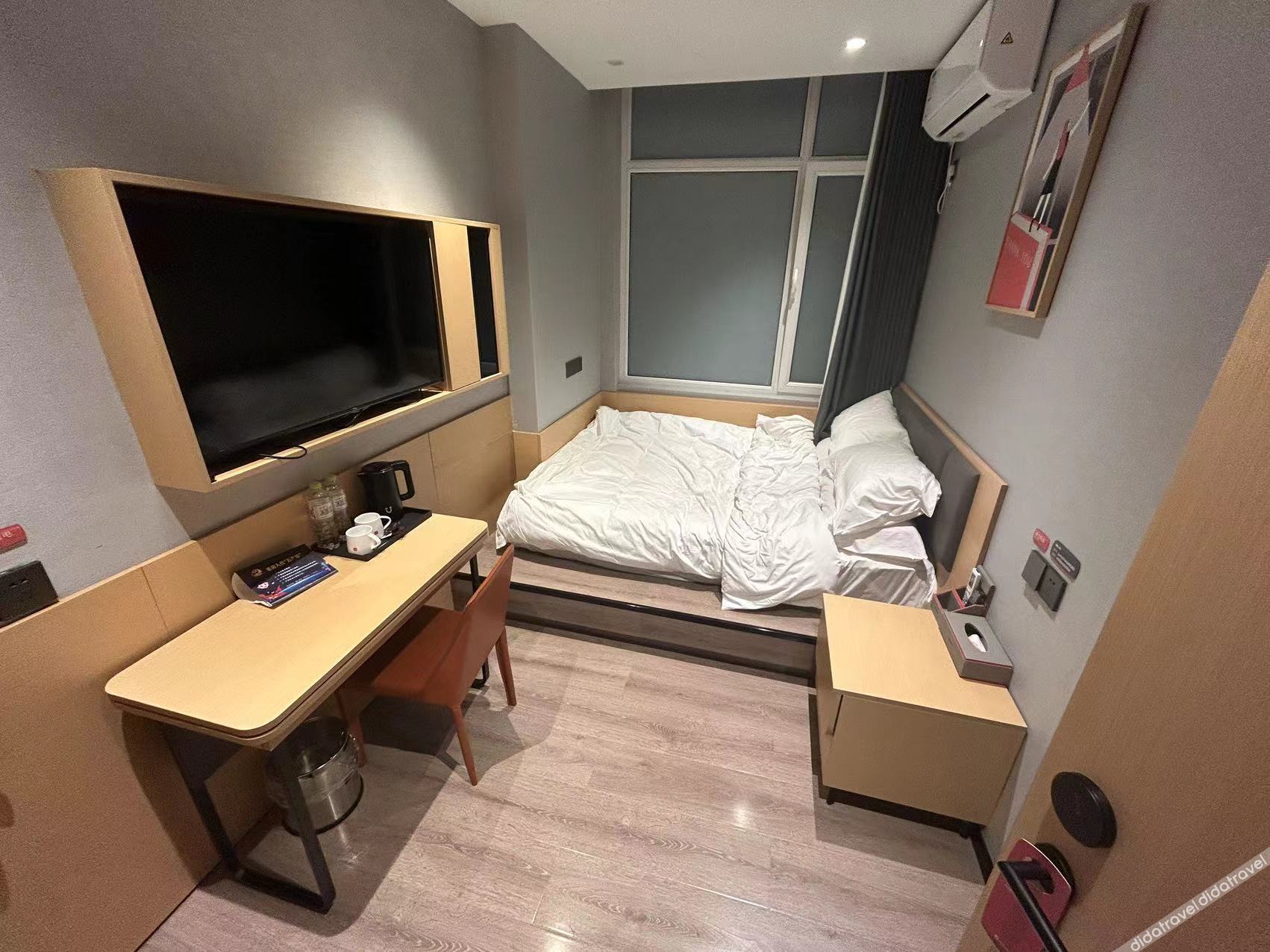 Junyi Hotel (Weifang Qingzhou Bus Station Taihua City) 2*