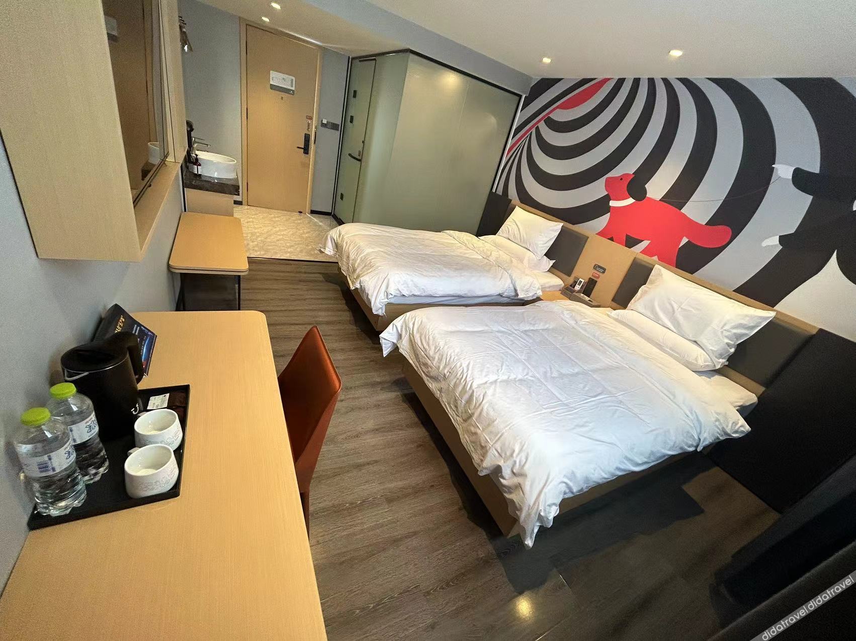 Junyi Hotel (Weifang Qingzhou Bus Station Taihua City) 2*