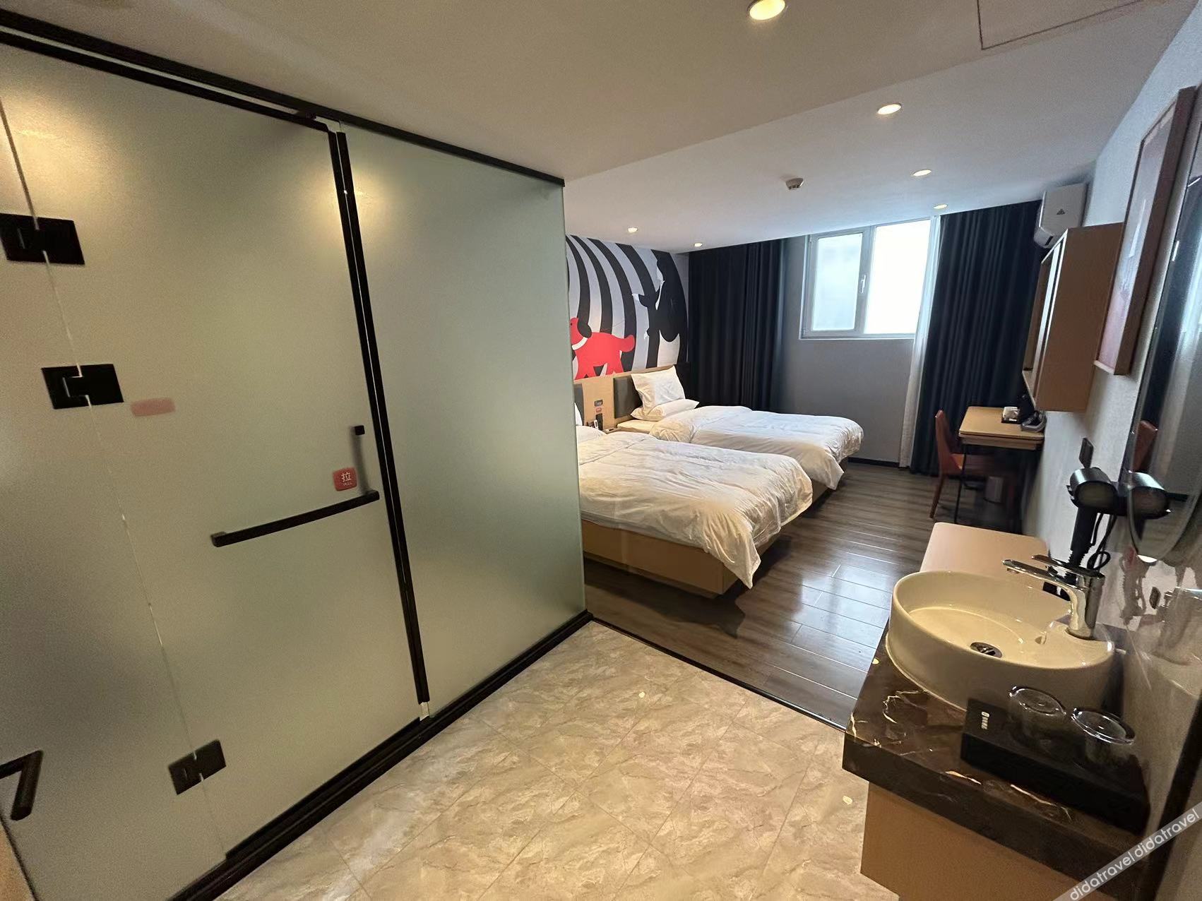 Junyi Hotel (Weifang Qingzhou Bus Station Taihua City) 2*