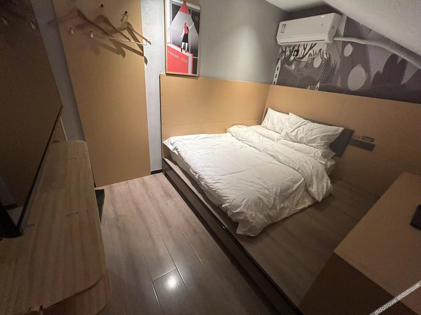 Junyi Hotel (Weifang Qingzhou Bus Station Taihua City) 2*
