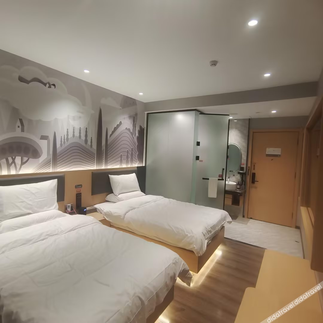 Junyi Hotel (Weifang Qingzhou Bus Station Taihua City) 2*