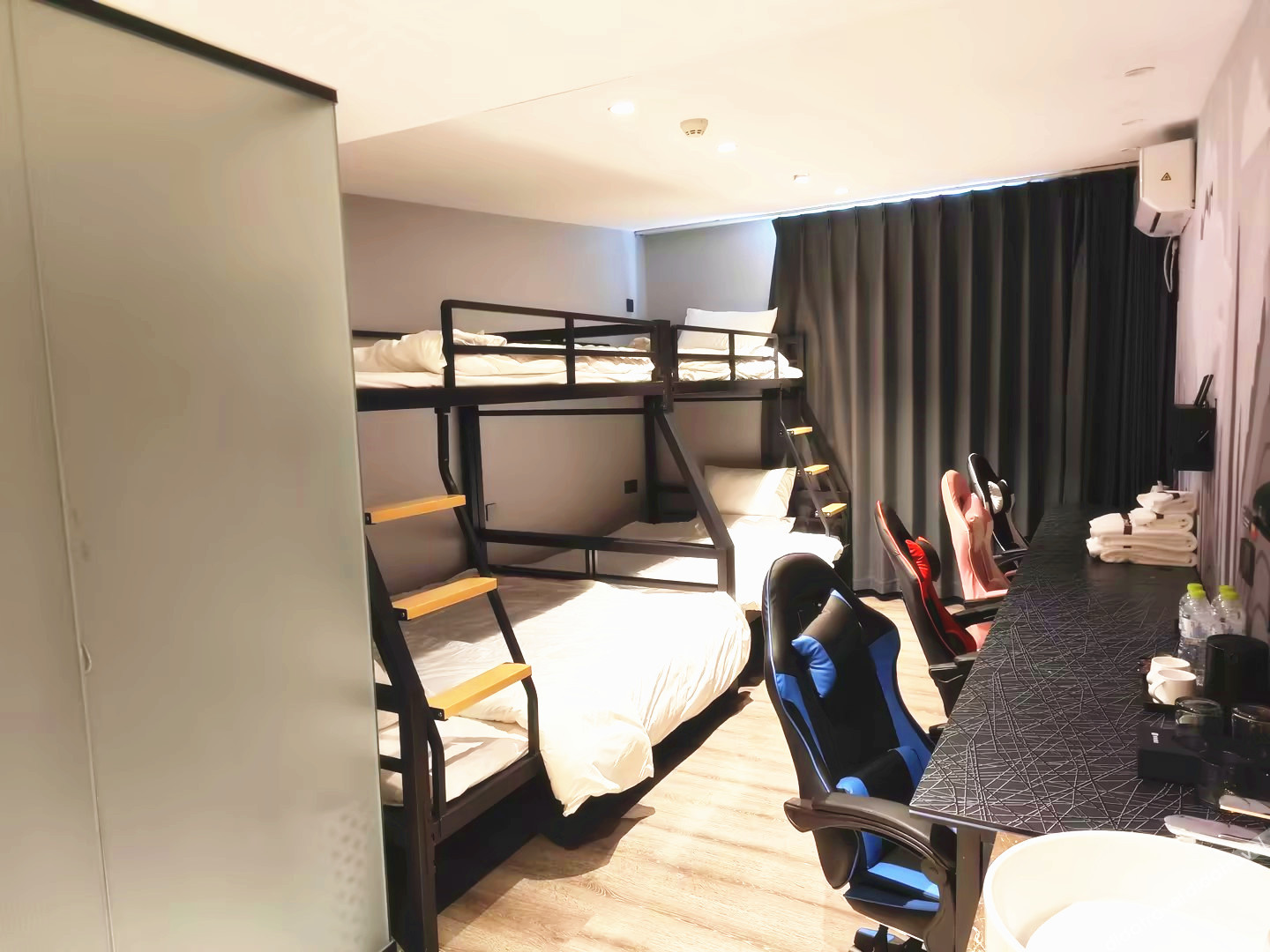 Junyi Hotel (Weifang Qingzhou Bus Station Taihua City) 2*