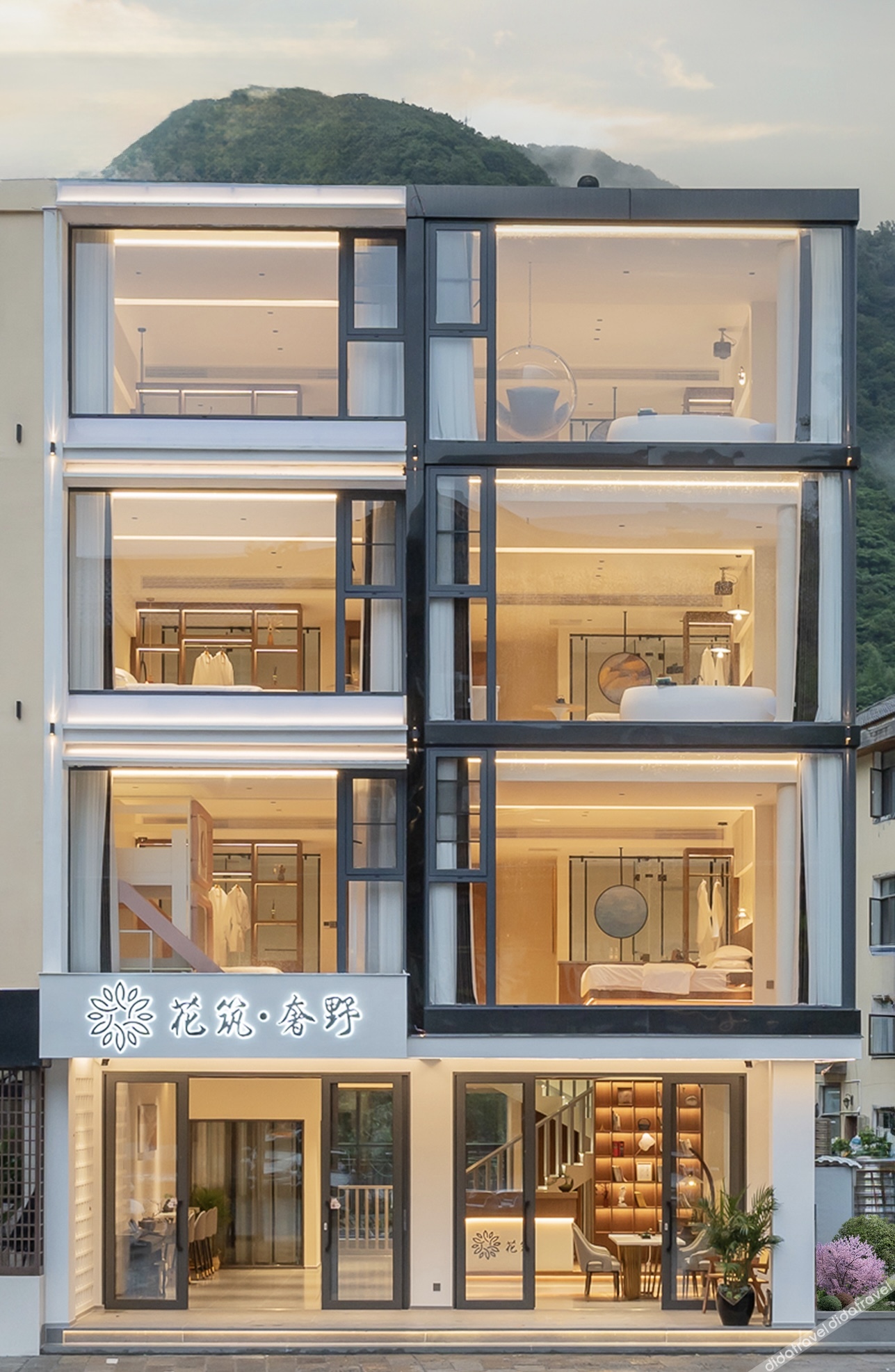 Floral Hotel · Luxury Guest Hotel (Shennongjia Dajiu Lake Store) 3*