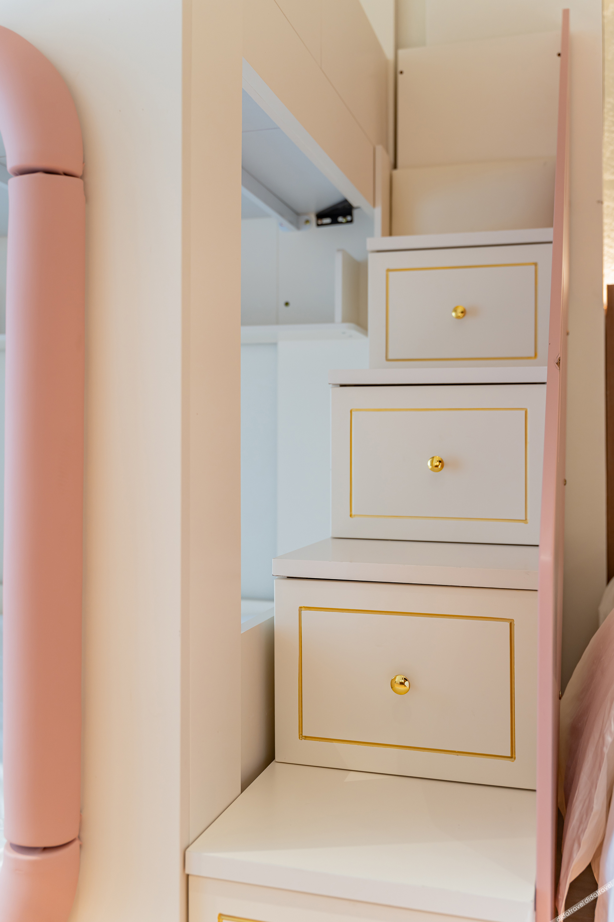 Floral Hotel · Luxury Guest Hotel (Shennongjia Dajiu Lake Store) 3*