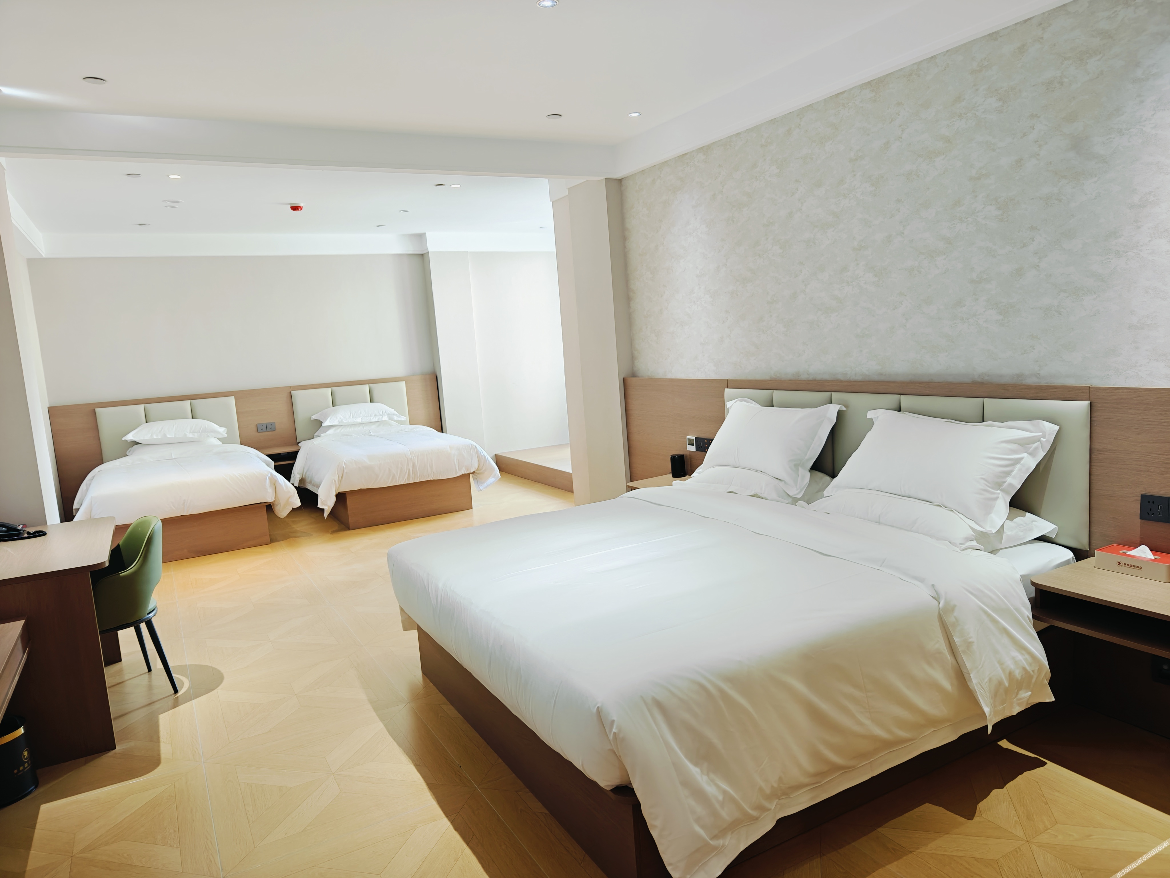 Jifeng International Hotel (Baotou Iron and Steel Street Wangfujing Branch) 3*