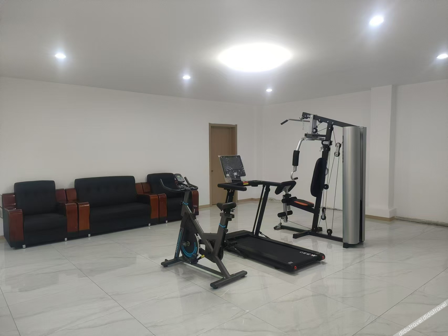 Jifeng International Hotel (Baotou Iron and Steel Street Wangfujing Branch) 3*