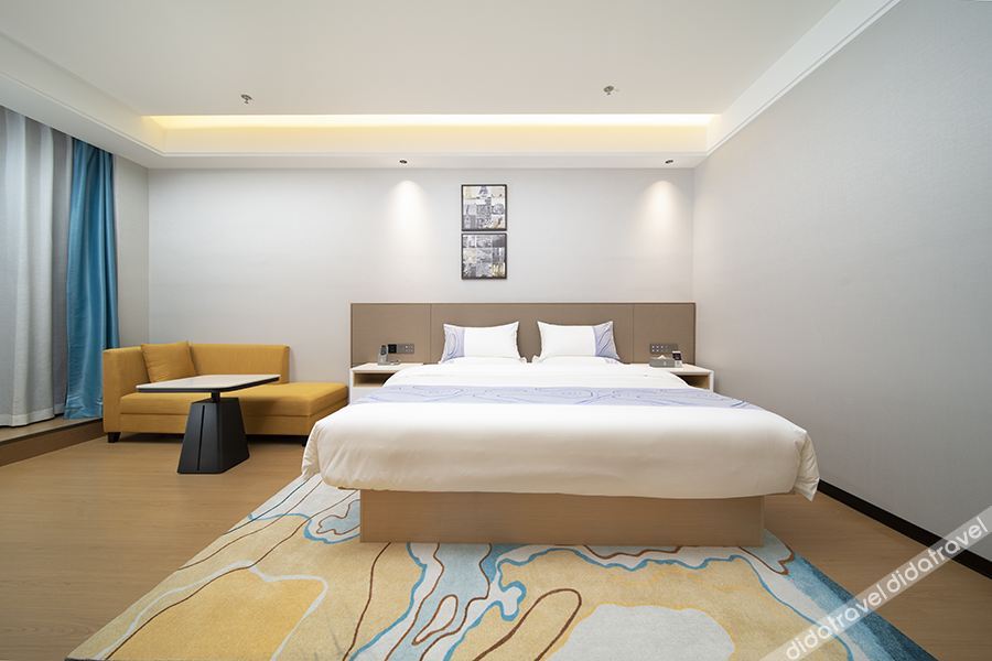 Yeste International Hotel (Guiyang Huaxi District Government Mingzhu Avenue Subway Station) 3*
