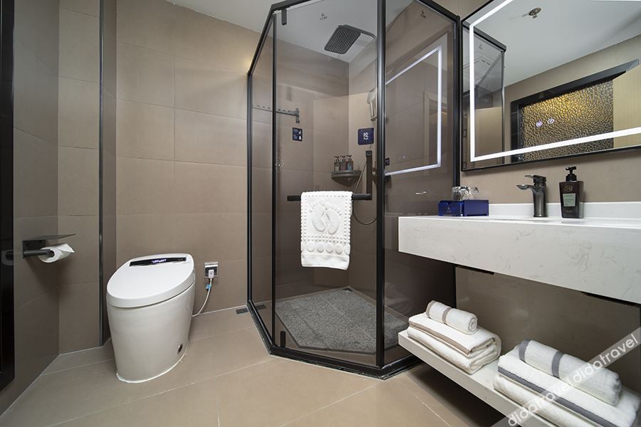 Yeste International Hotel (Guiyang Huaxi District Government Mingzhu Avenue Subway Station) 3*