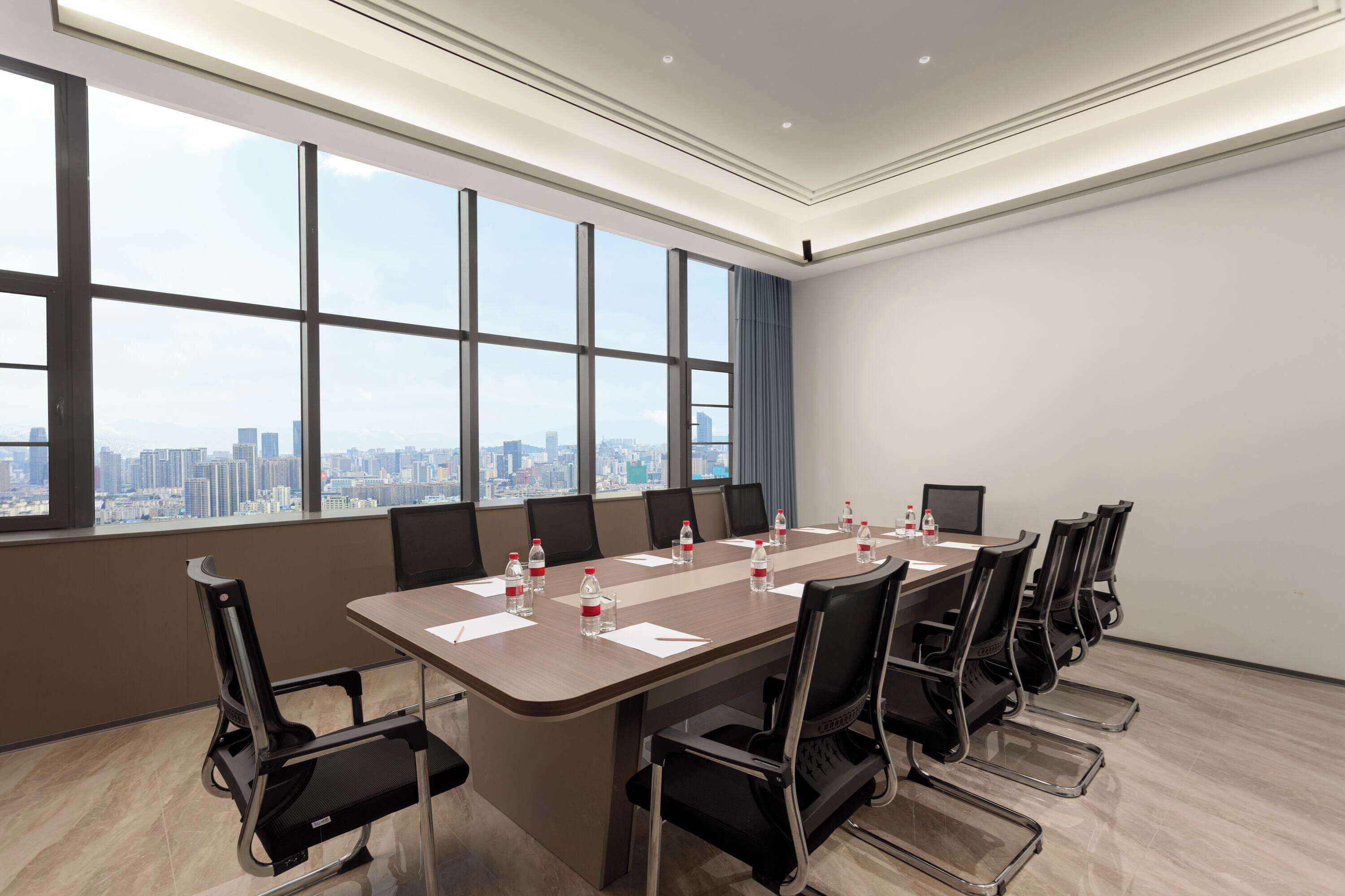Days Inn By Wyndham Kunming Wujiaba 2*