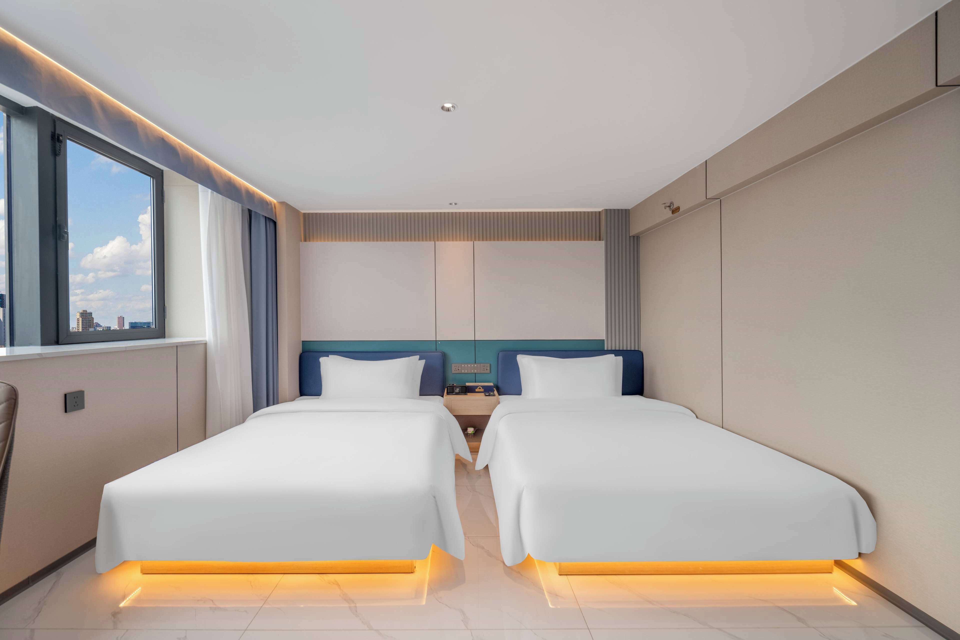 Days Inn By Wyndham Kunming Wujiaba 2*