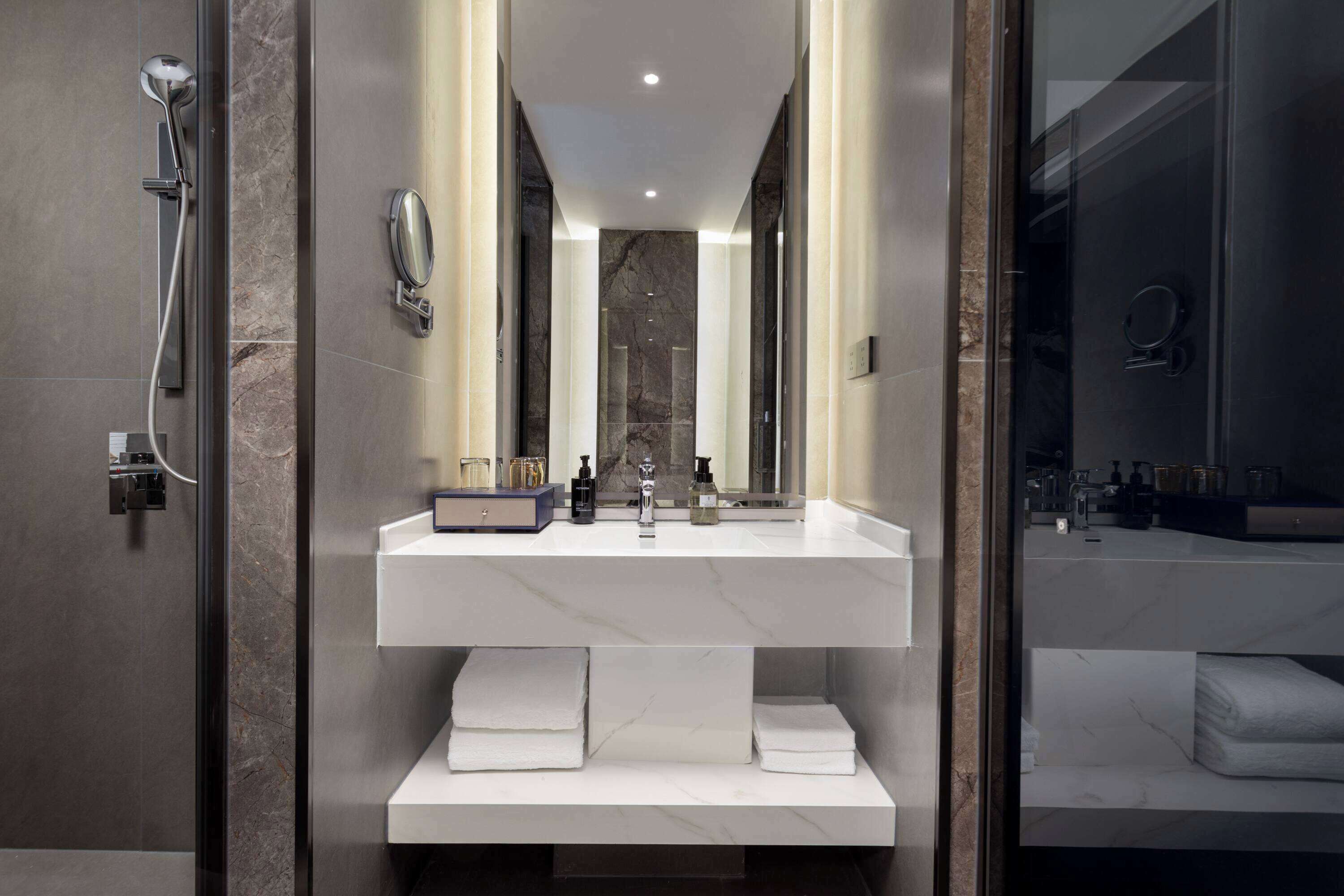 Days Inn By Wyndham Kunming Wujiaba 2*