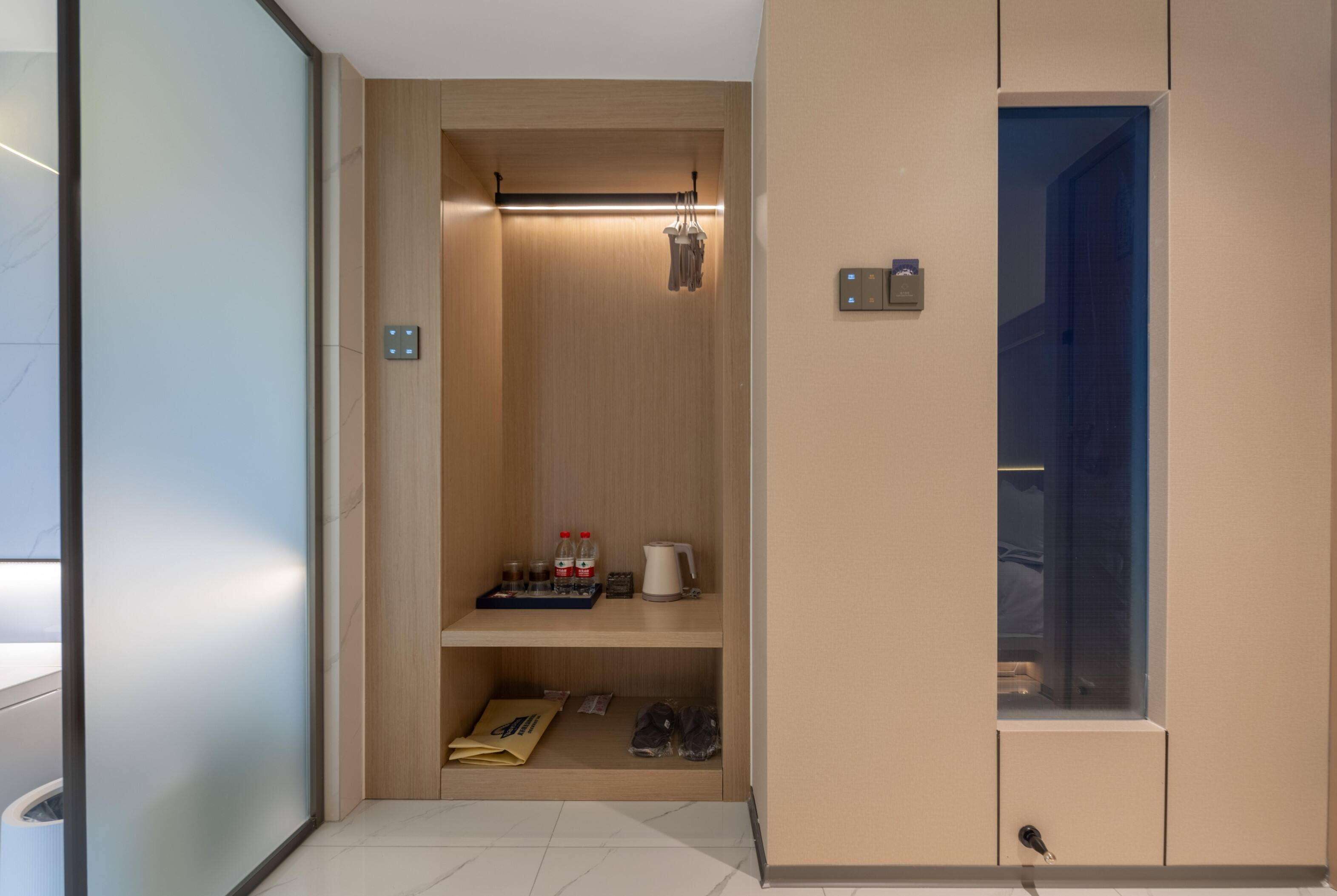 Days Inn By Wyndham Kunming Wujiaba 2*